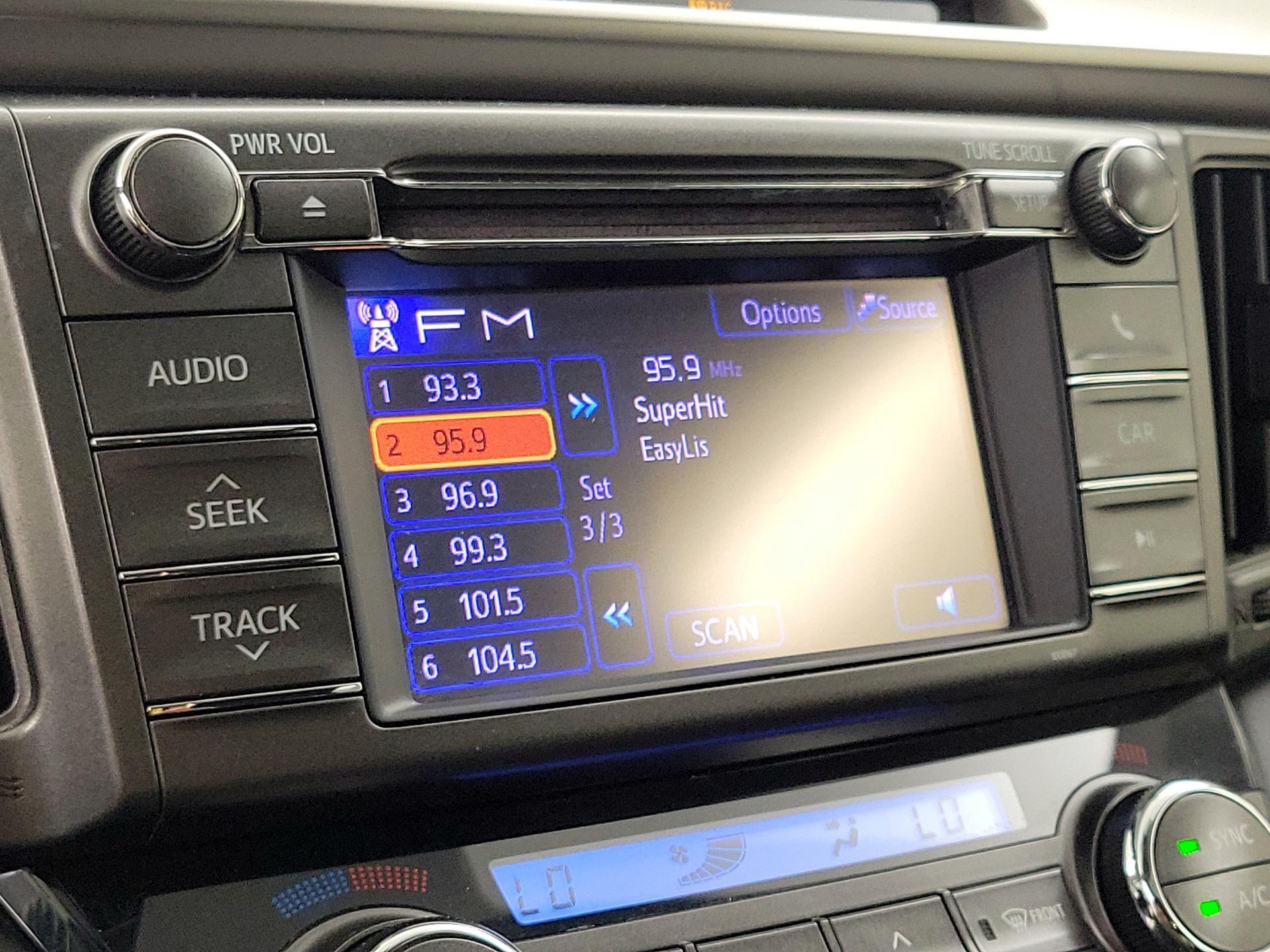 Thumbnail: 2013 Toyota RAV4 - 15