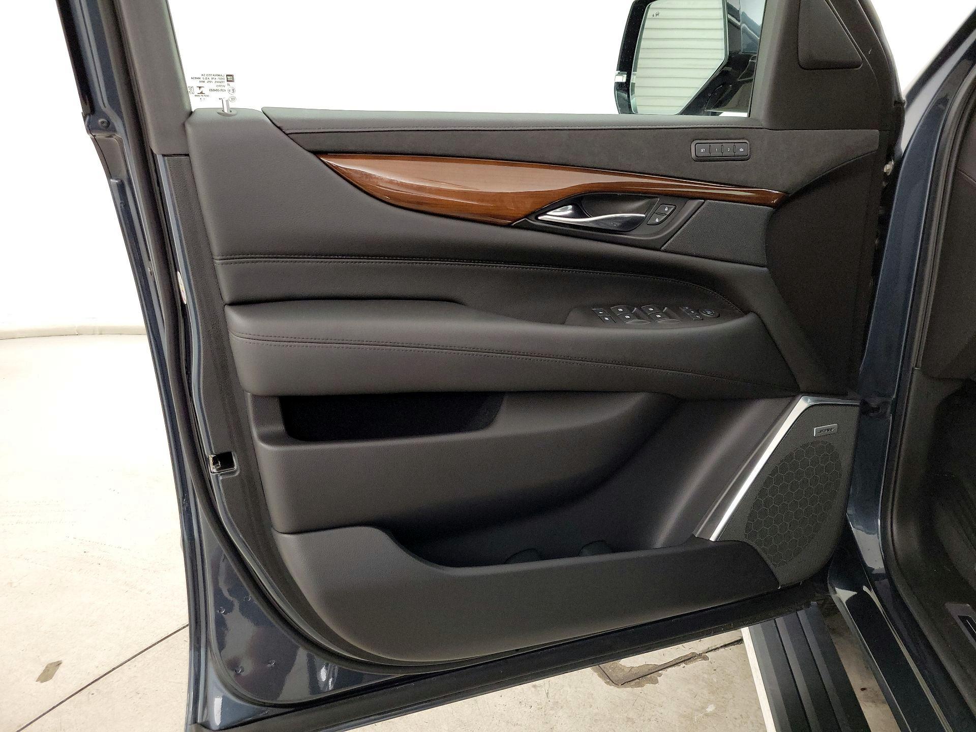 Thumbnail: 2019 Cadillac Escalade - 12