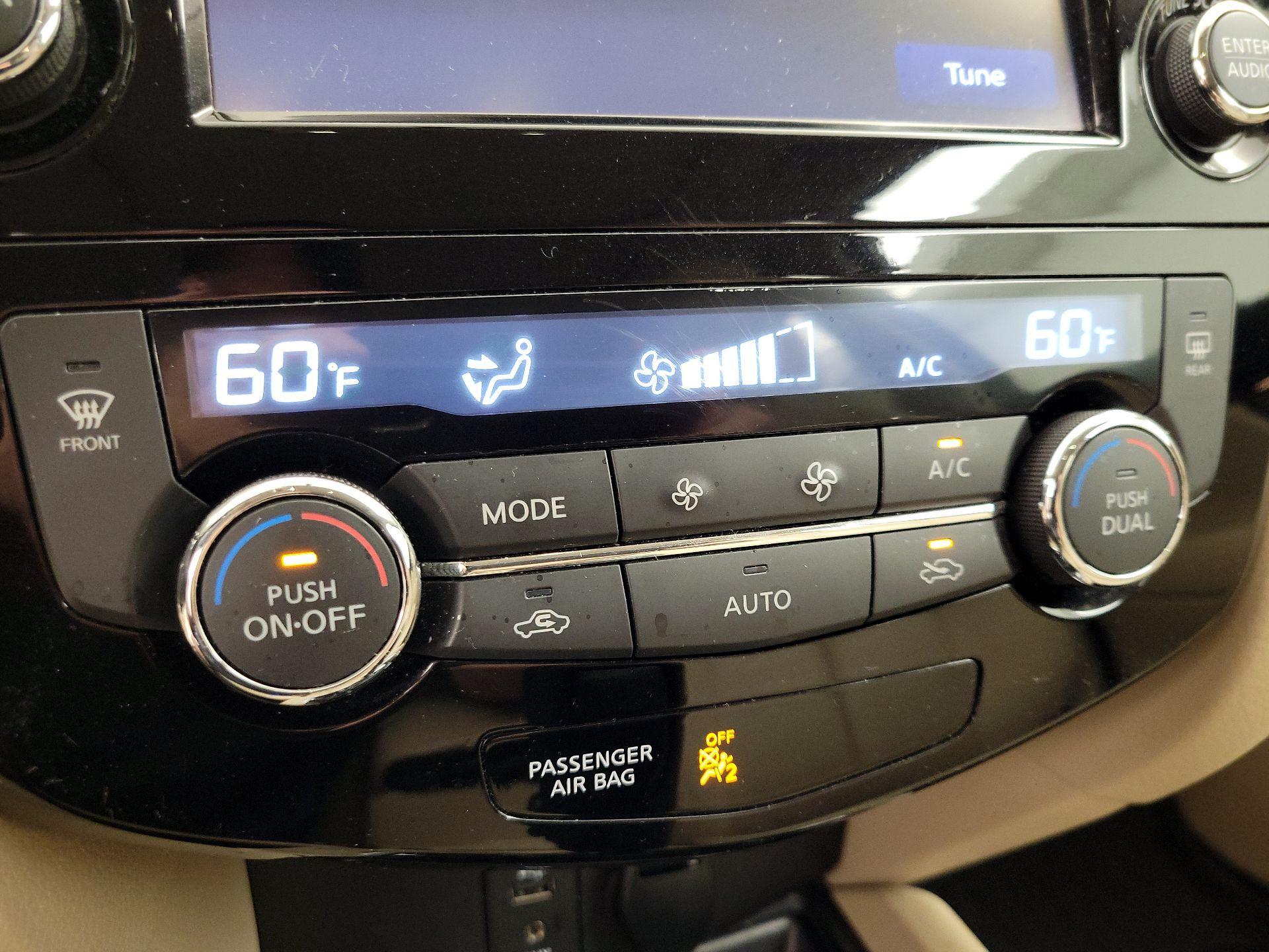 Thumbnail: 2016 Nissan Rogue - 17