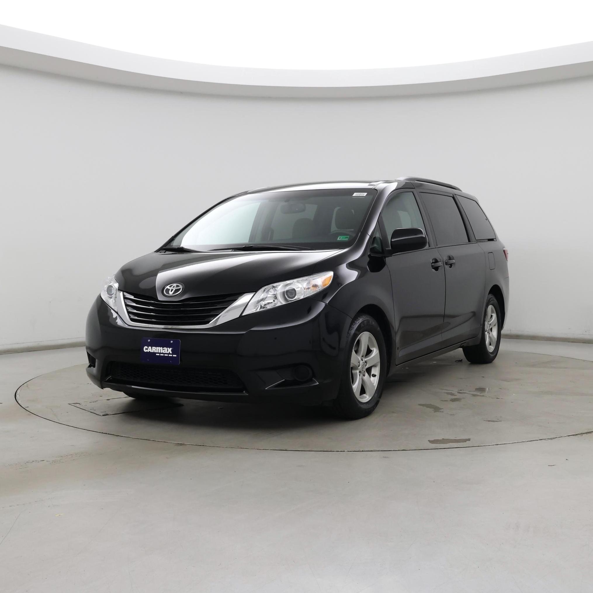 Thumbnail: 2017 Toyota Sienna - 4