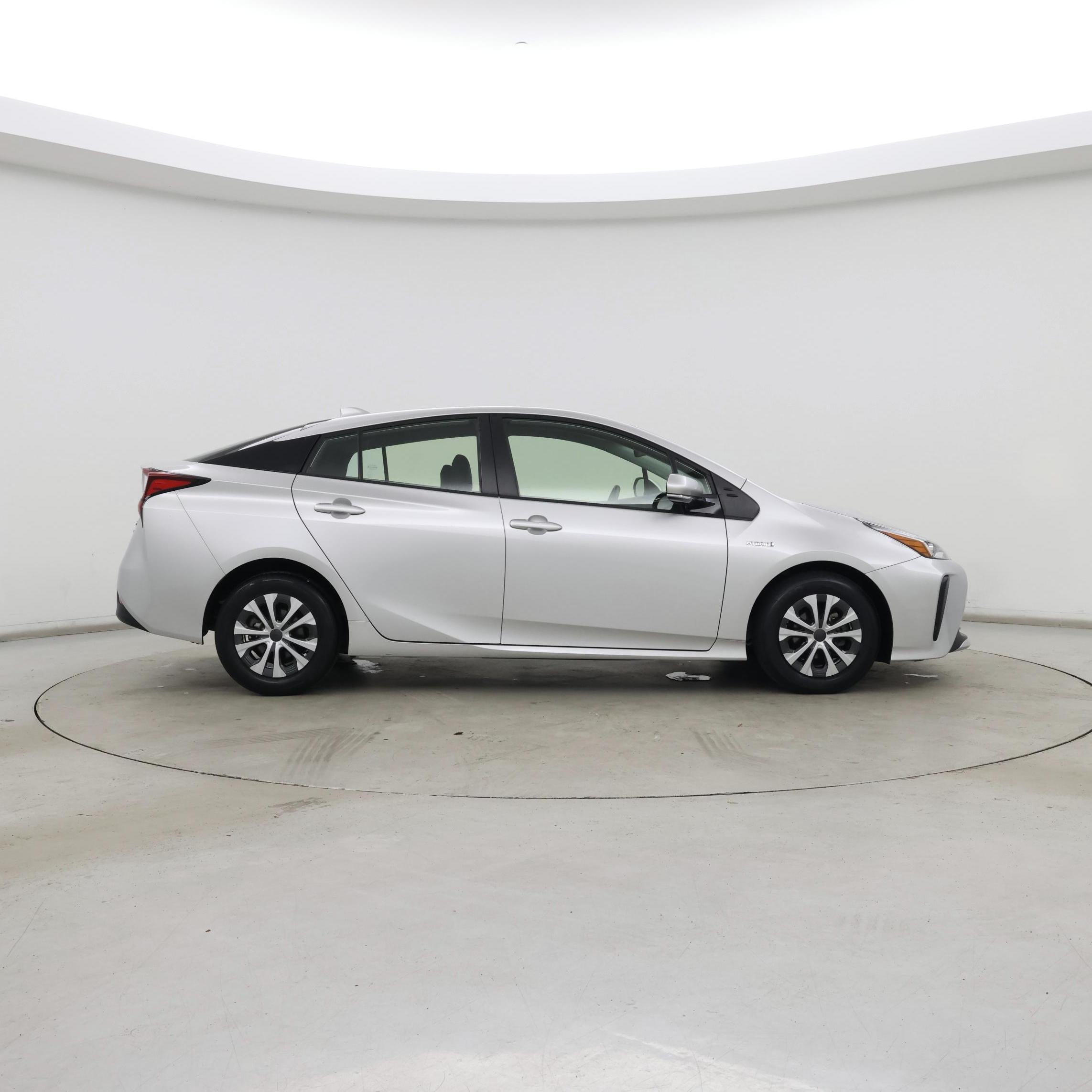 Thumbnail: 2022 Toyota Prius - 7
