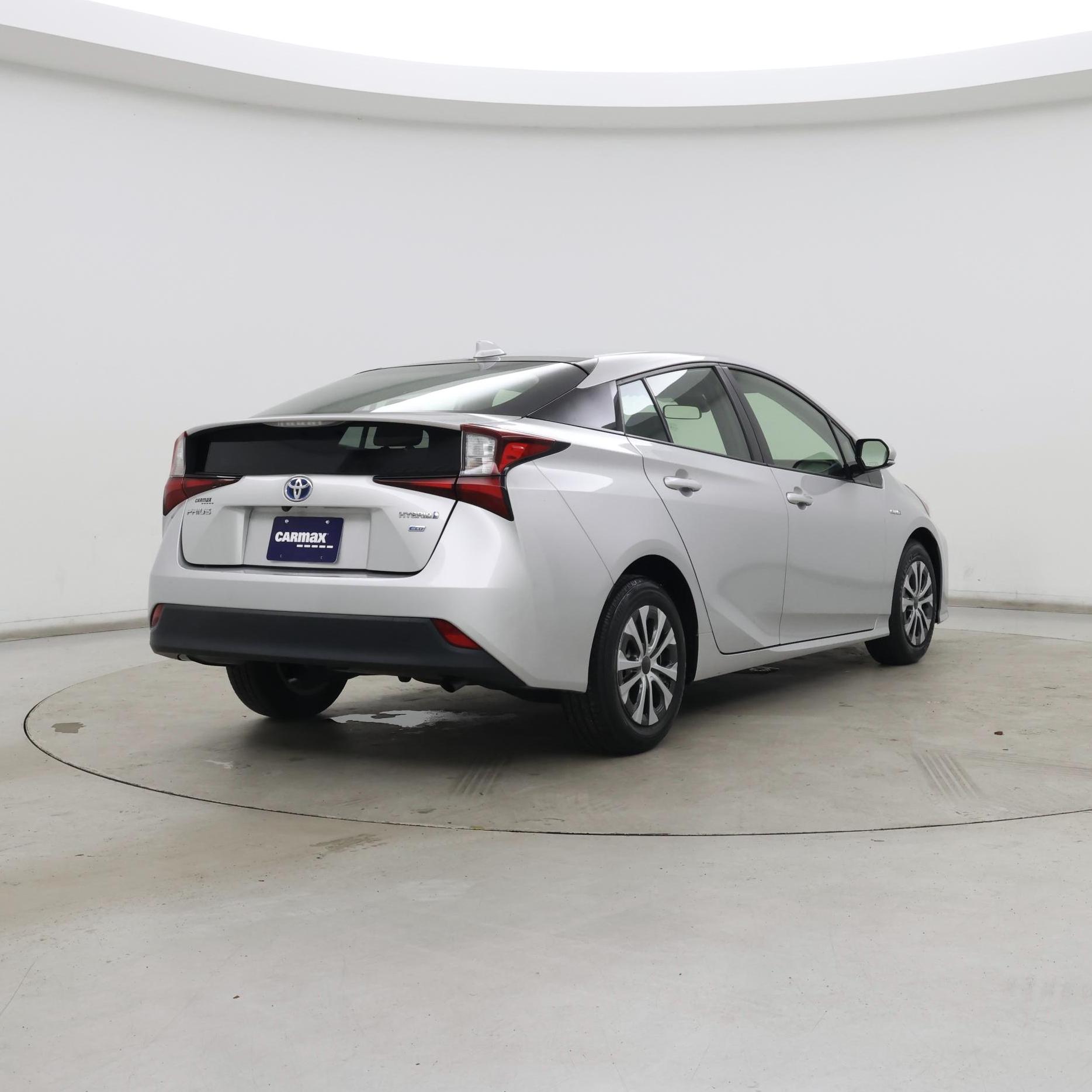 Thumbnail: 2022 Toyota Prius - 8