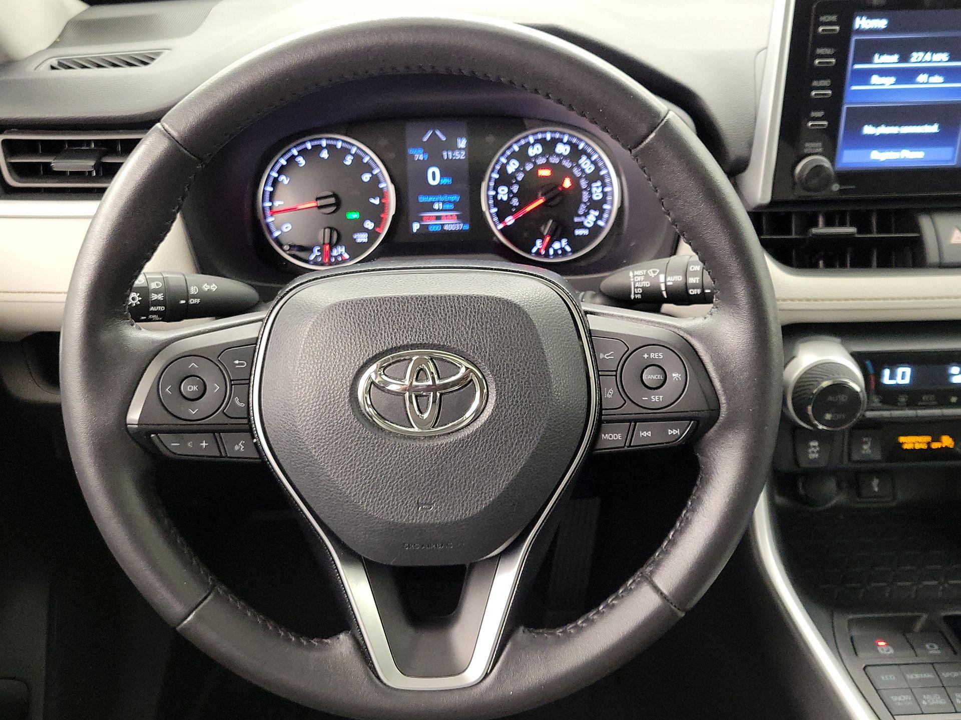 Thumbnail: 2021 Toyota RAV4 - 10