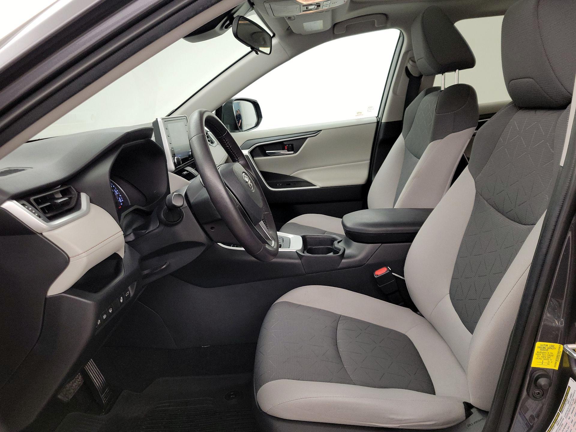 Thumbnail: 2021 Toyota RAV4 - 11