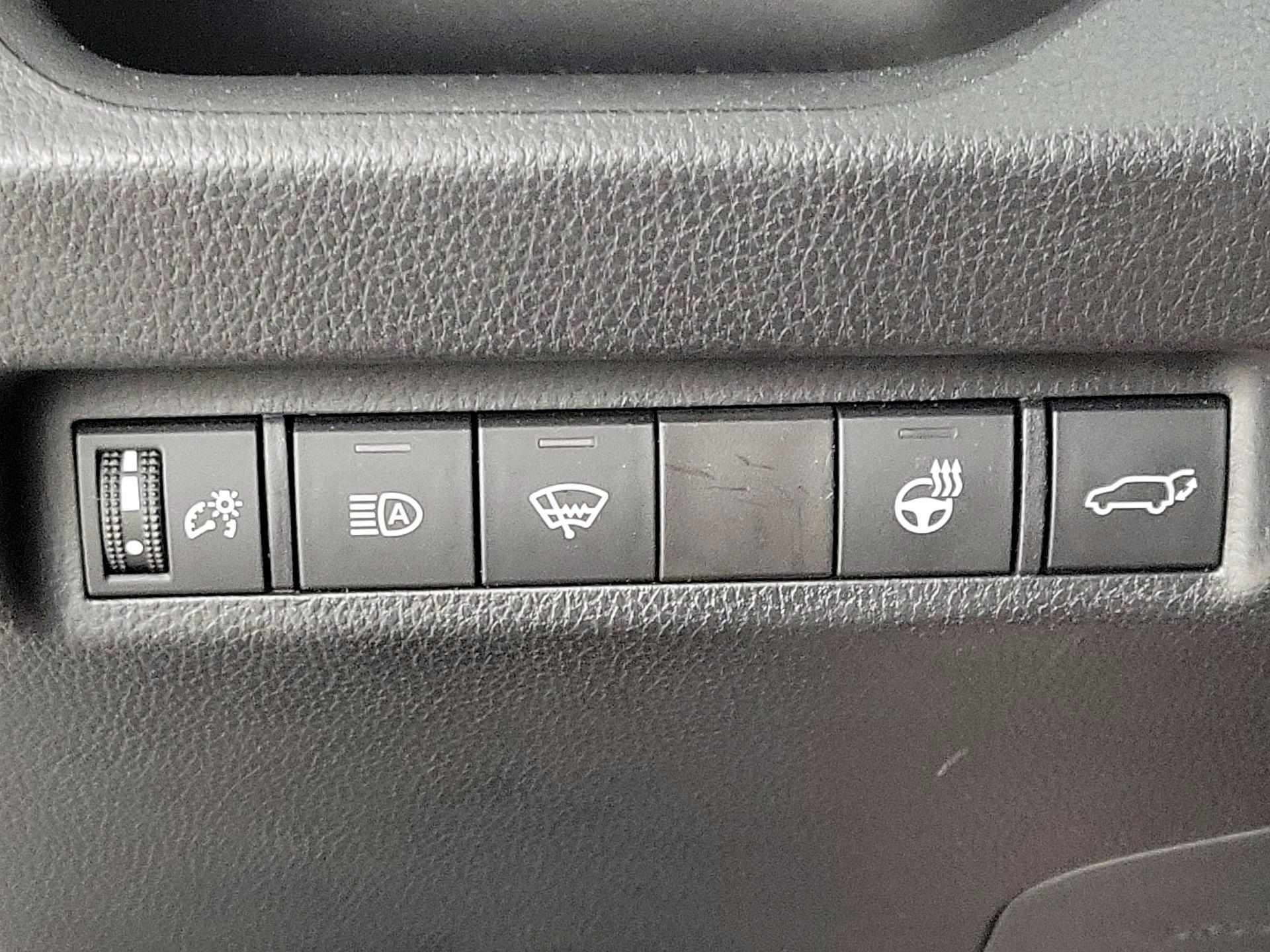Thumbnail: 2021 Toyota RAV4 - 13