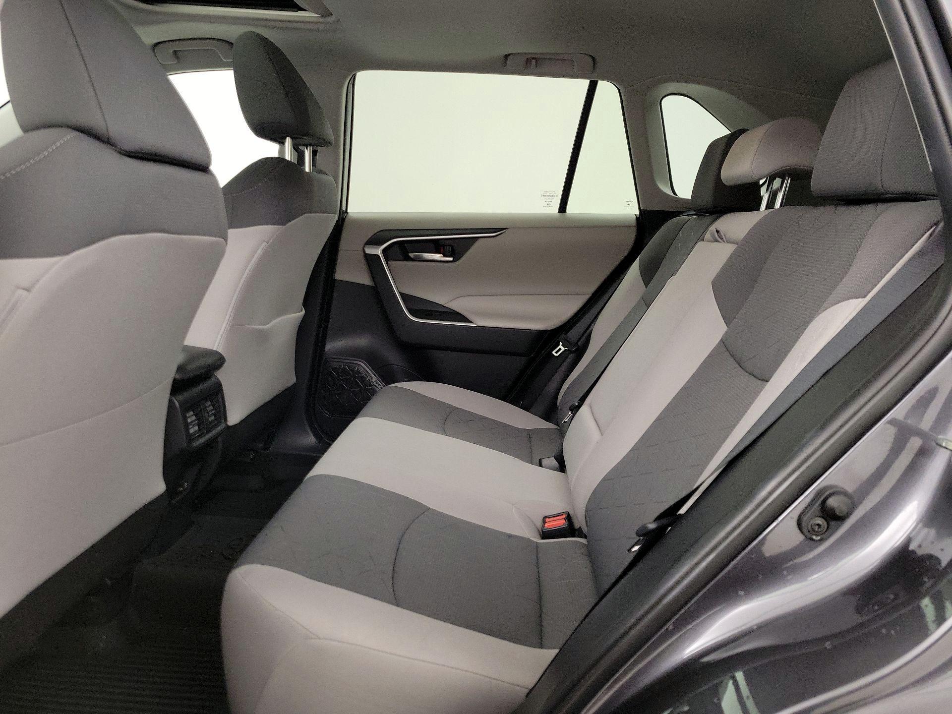 Thumbnail: 2021 Toyota RAV4 - 20