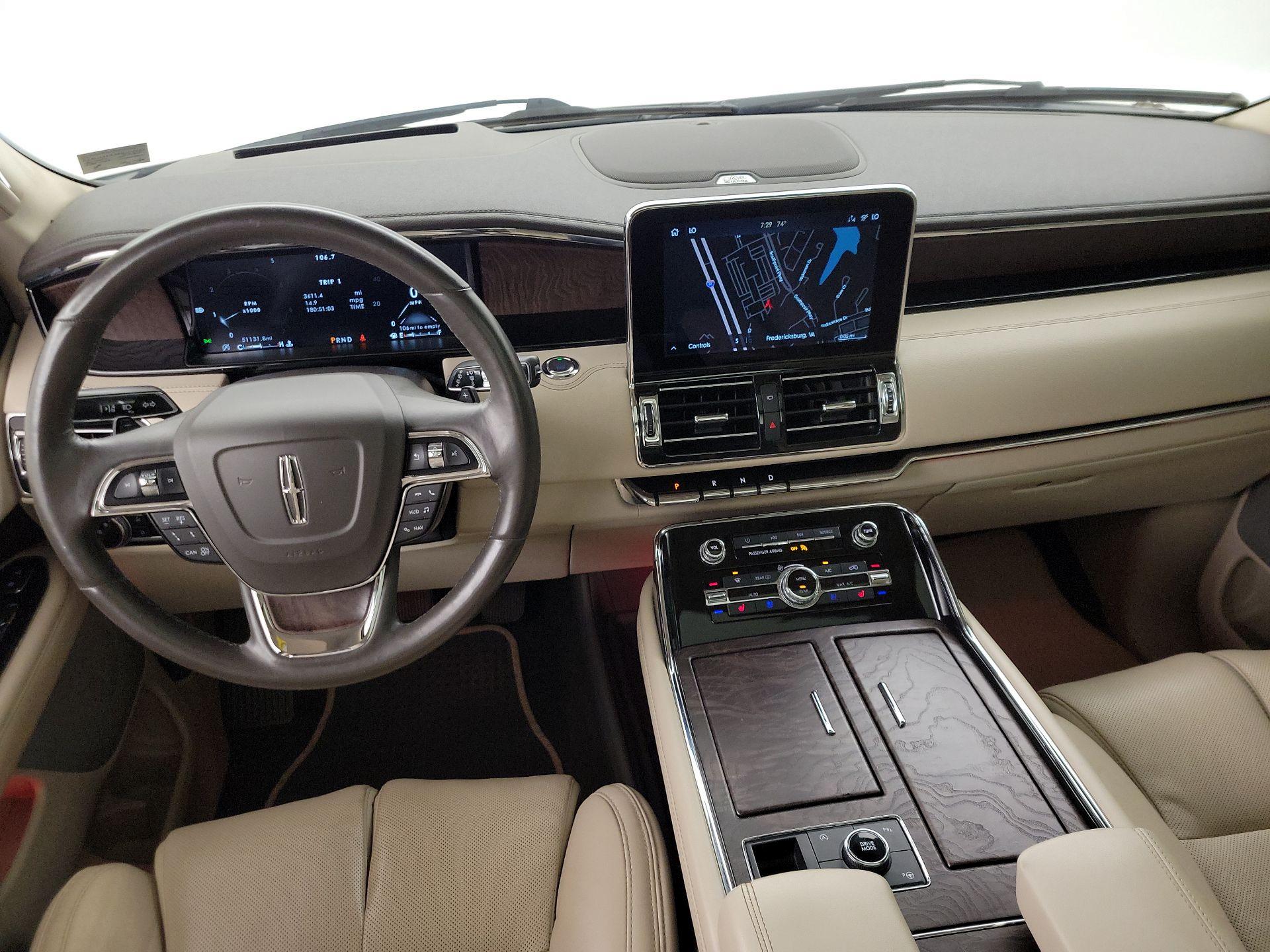 Thumbnail: 2021 Lincoln Navigator L - 9