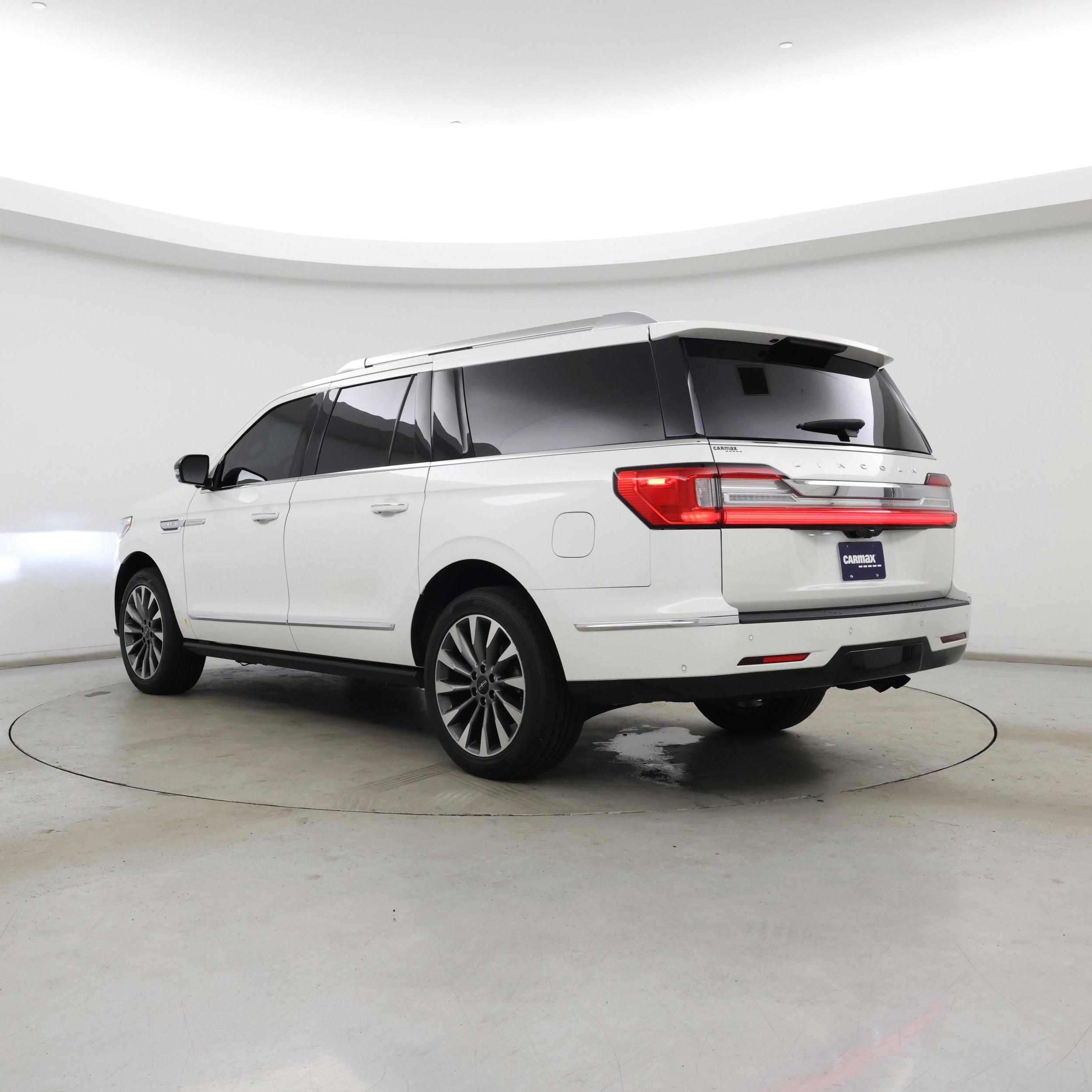 Thumbnail: 2021 Lincoln Navigator L - 2