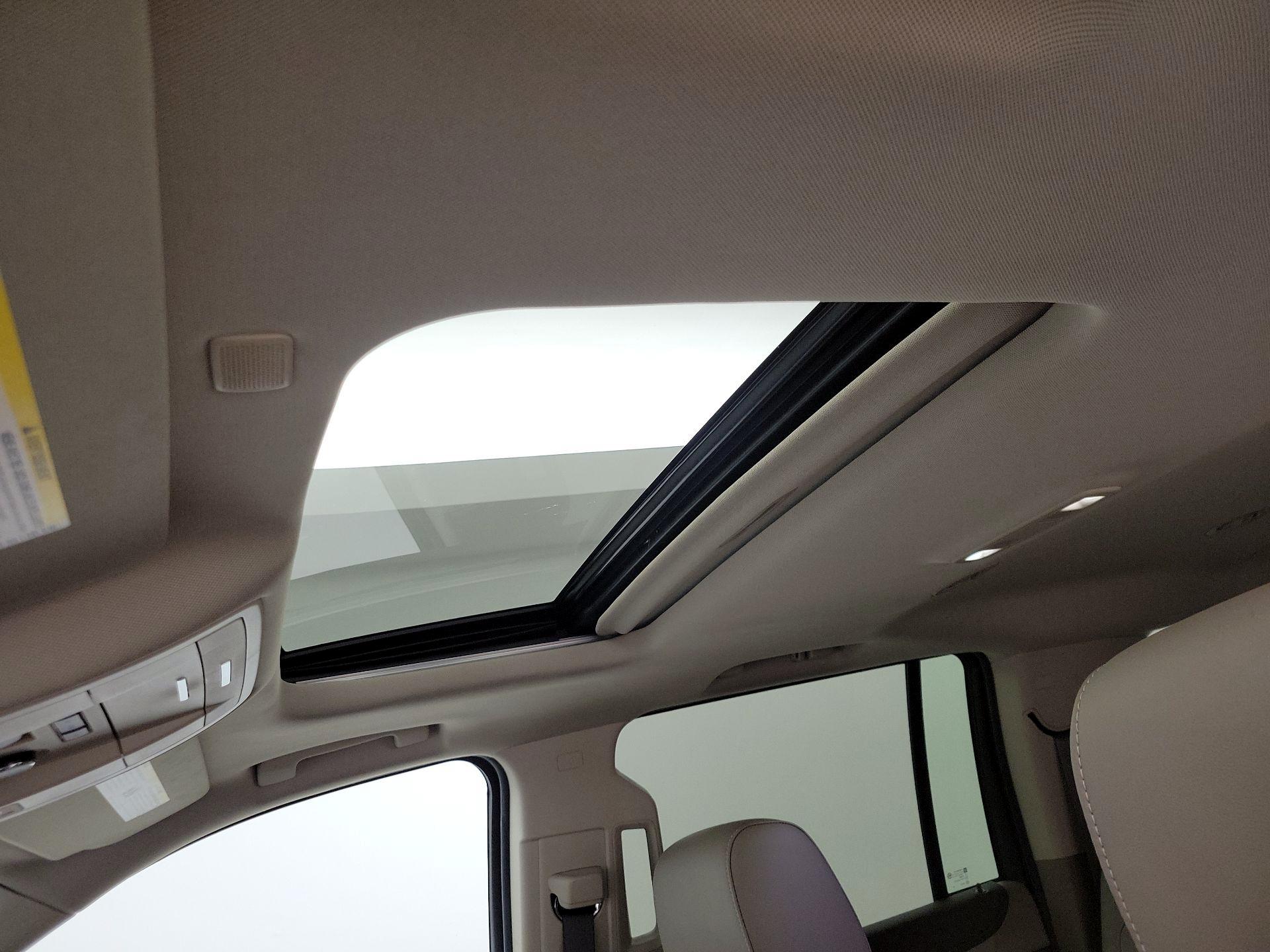 Thumbnail: 2019 Chevrolet Suburban - 20
