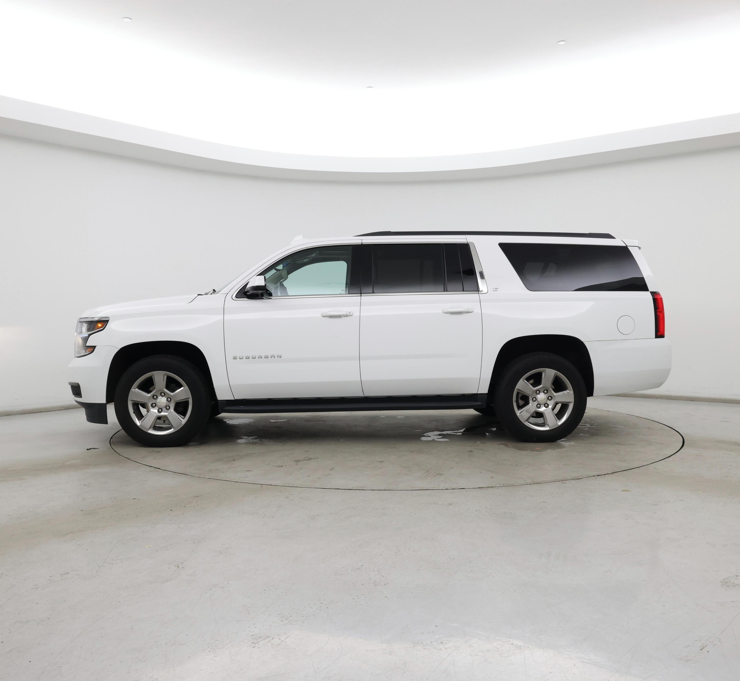 Thumbnail: 2019 Chevrolet Suburban - 3