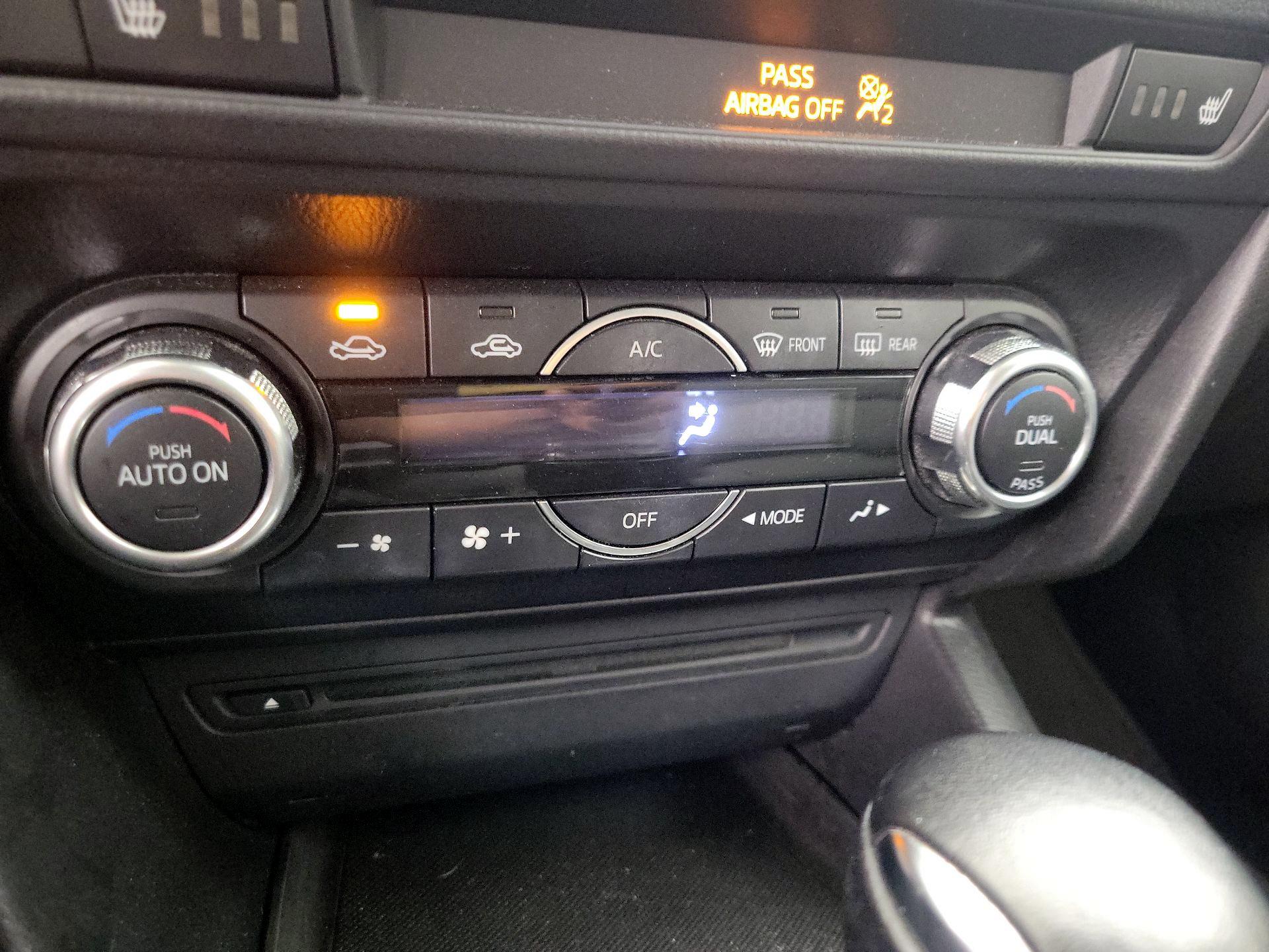 Thumbnail: 2014 Mazda Mazda3 - 16