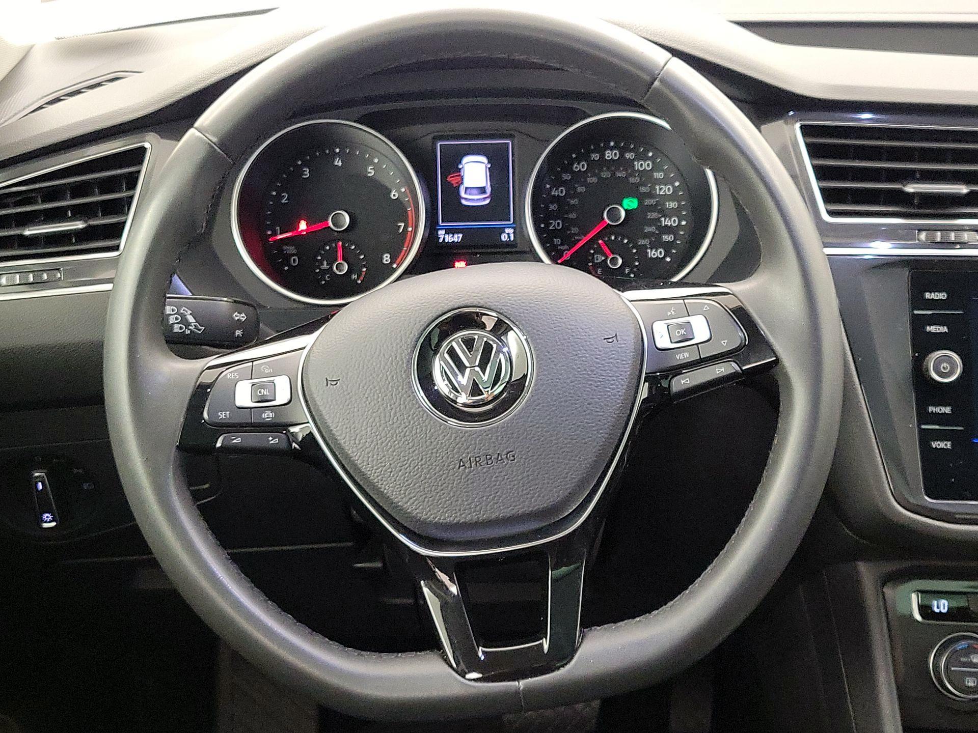 Thumbnail: 2020 Volkswagen Tiguan - 10
