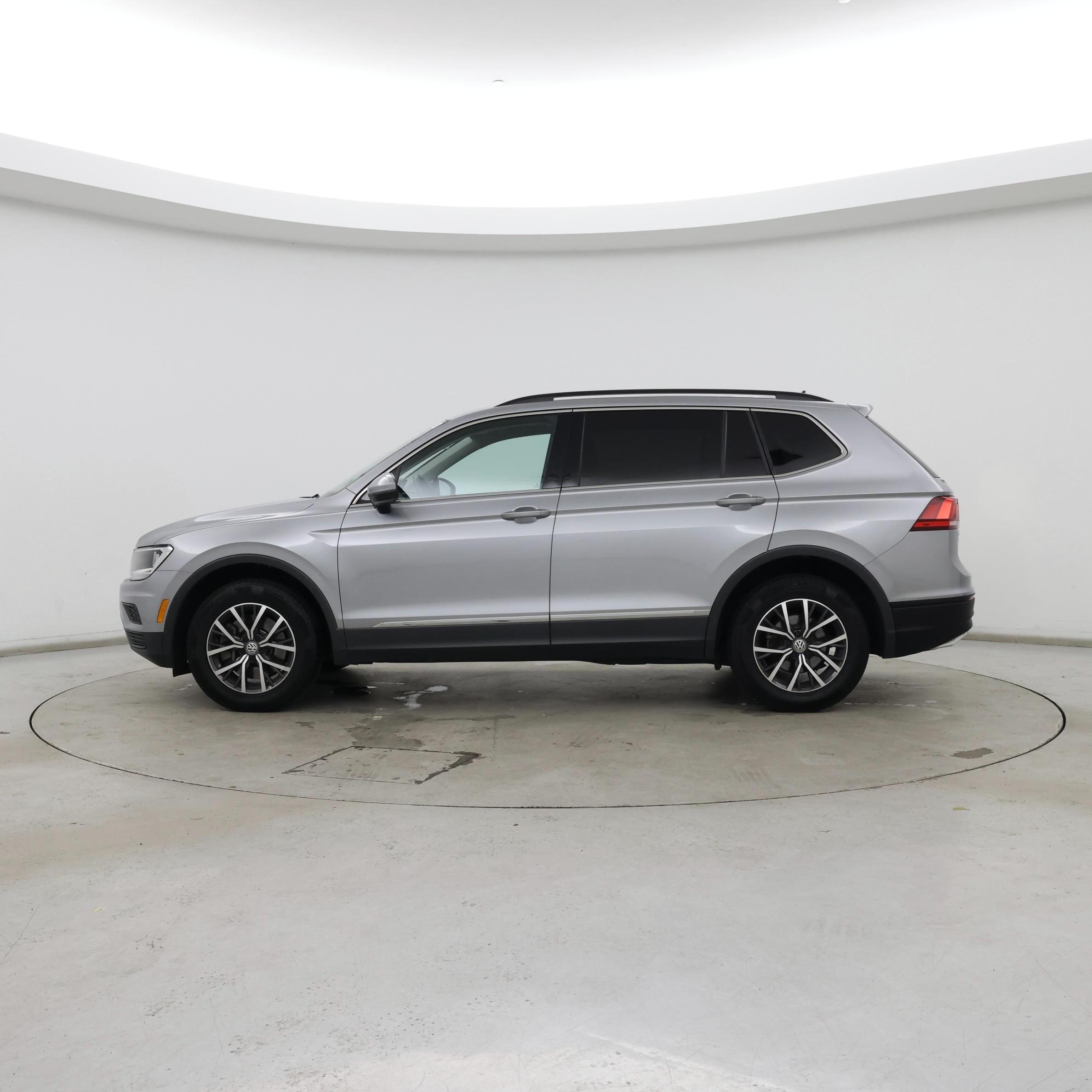 Thumbnail: 2020 Volkswagen Tiguan - 3
