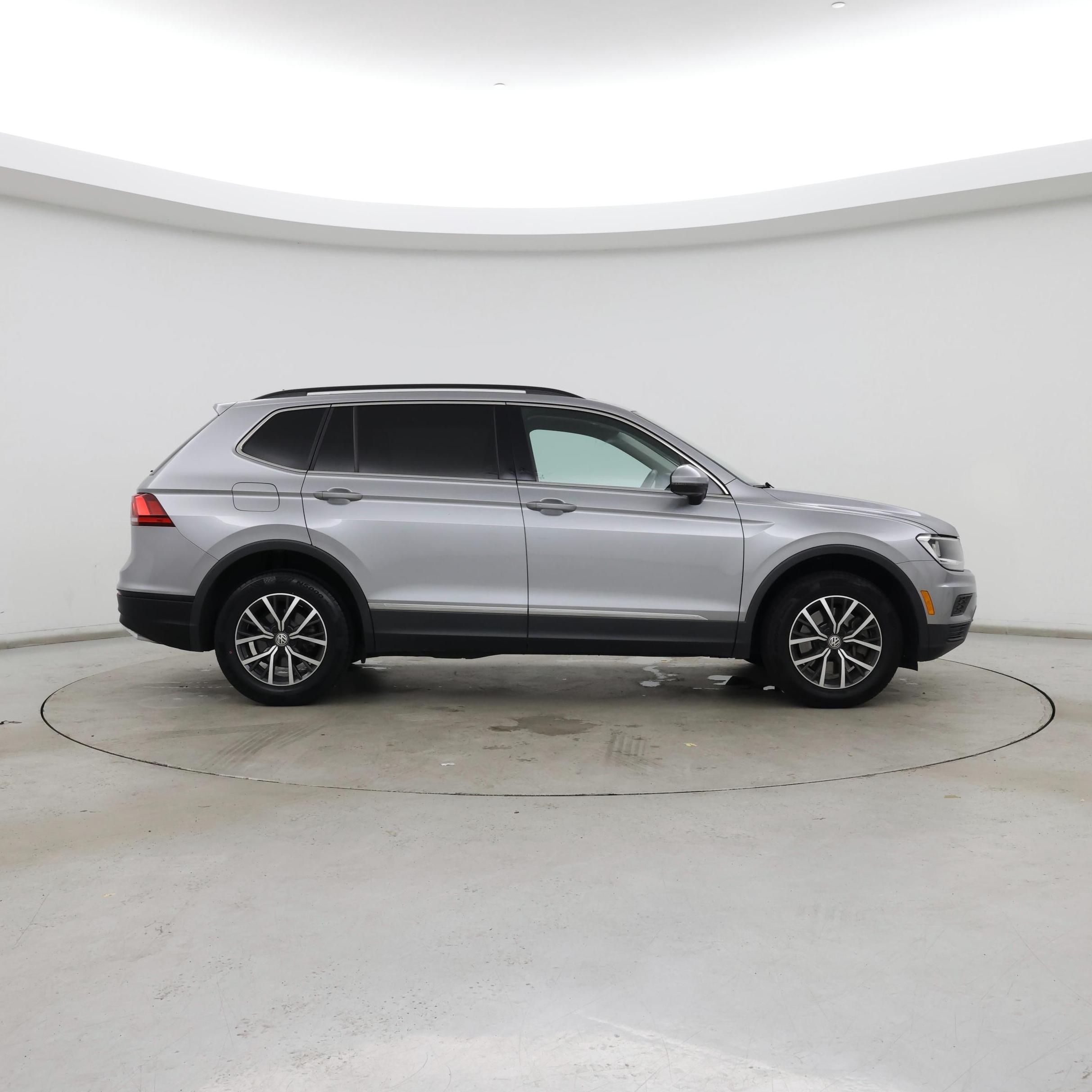 Thumbnail: 2020 Volkswagen Tiguan - 7