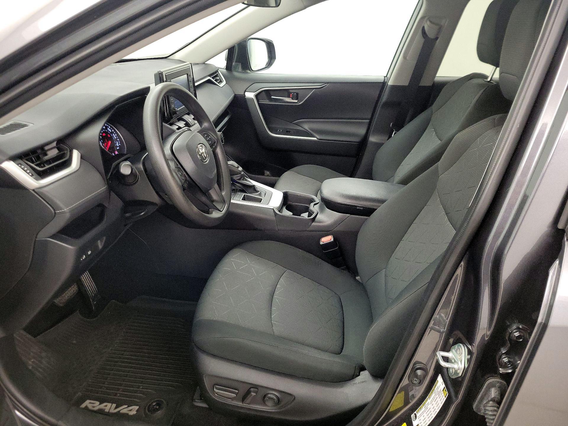 Thumbnail: 2020 Toyota RAV4 - 11