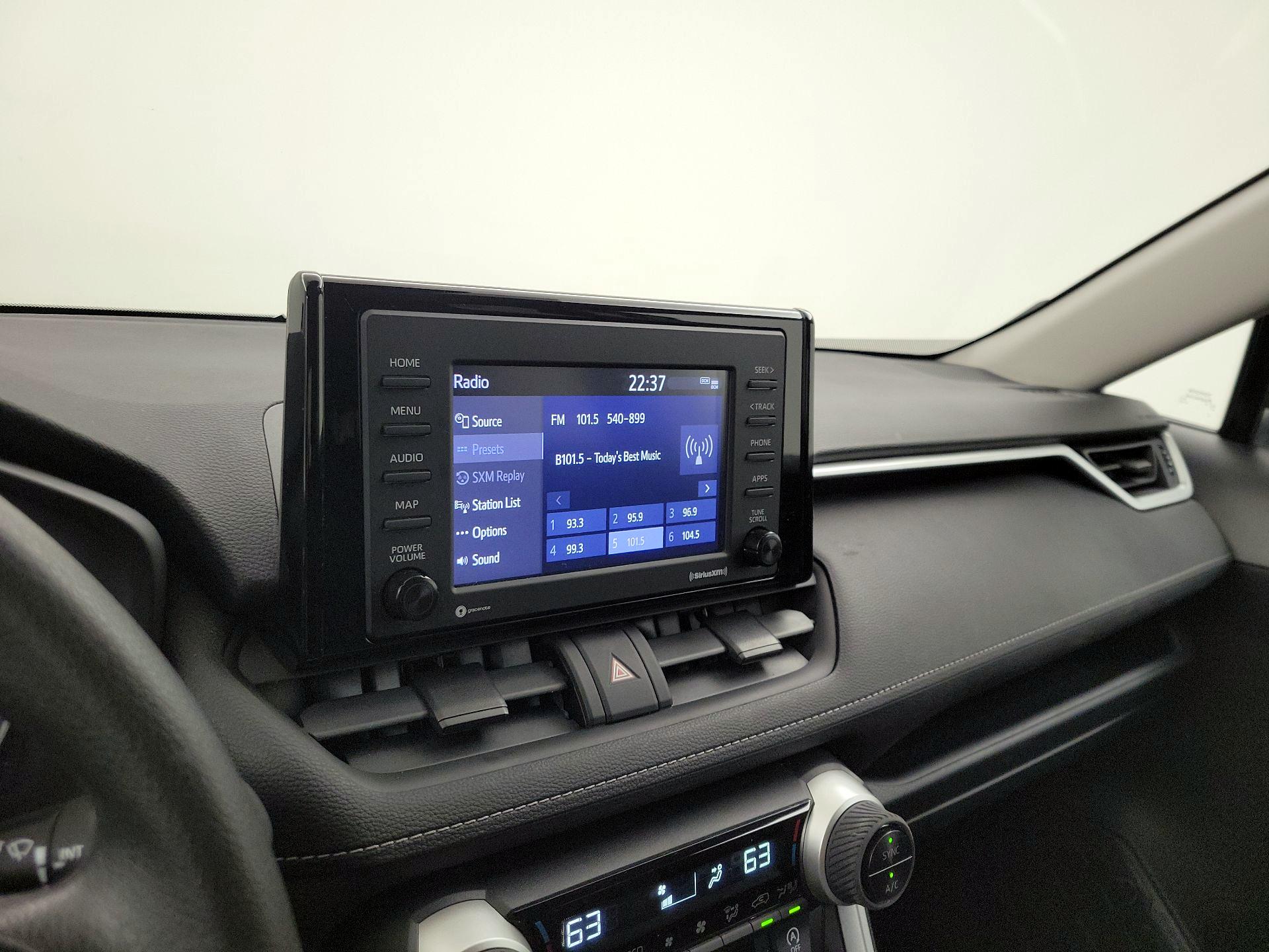 Thumbnail: 2020 Toyota RAV4 - 15