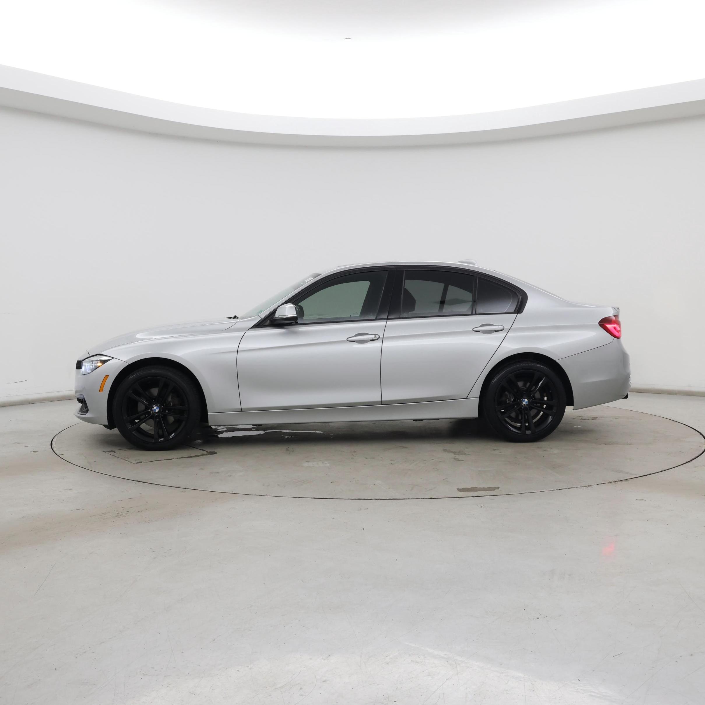 Thumbnail: 2018 BMW 3 Series - 3