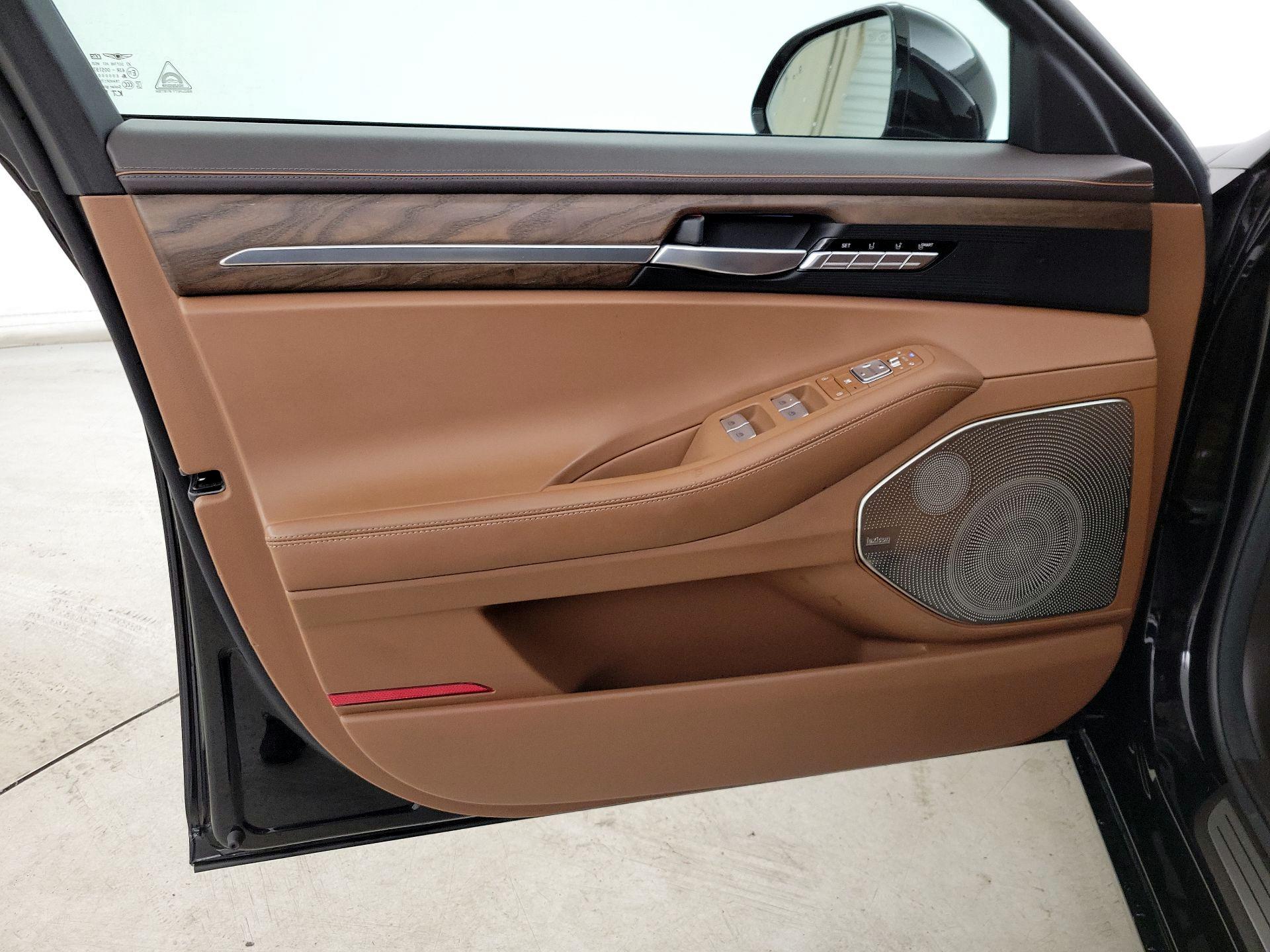 Thumbnail: 2022 Genesis G90 - 12