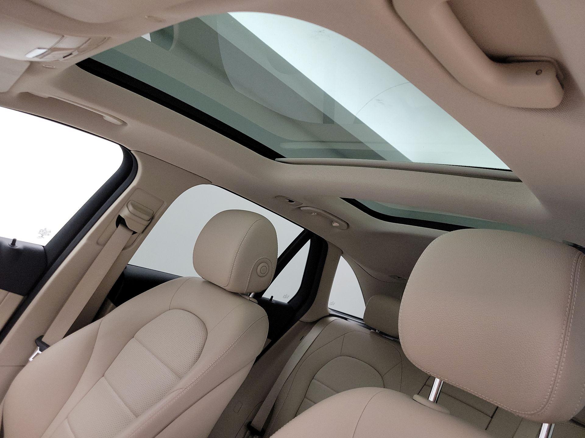 Thumbnail: 2020 Mercedes-Benz GLC - 20