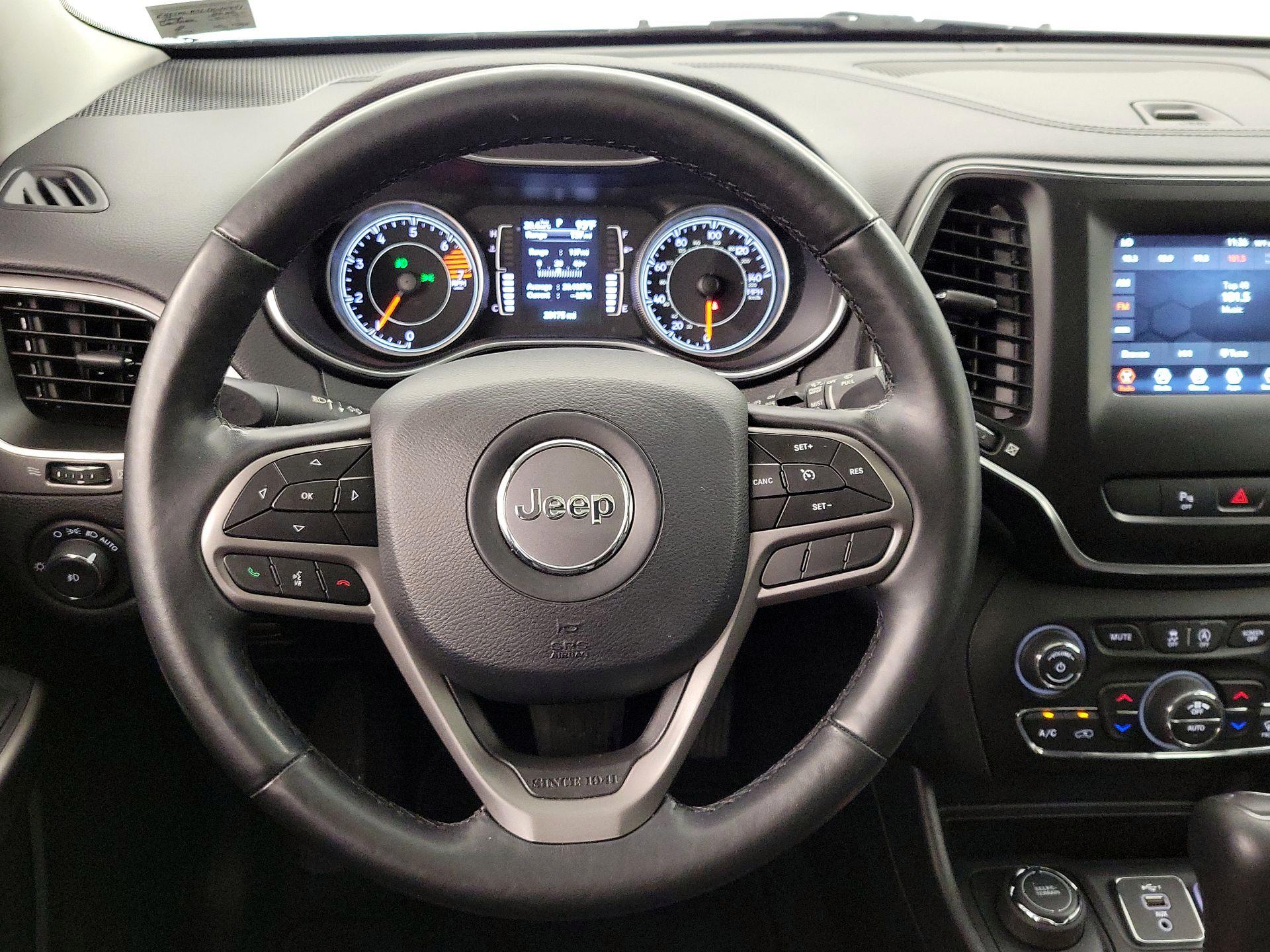 Thumbnail: 2020 Jeep Cherokee - 10