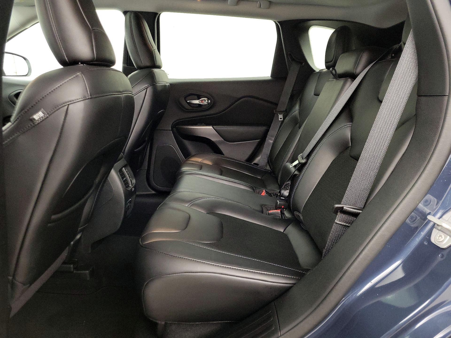 Thumbnail: 2020 Jeep Cherokee - 20