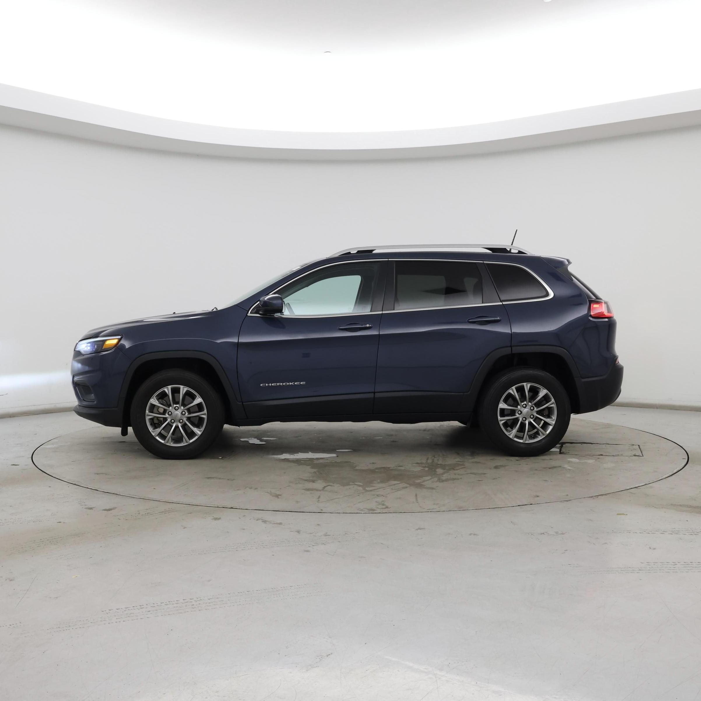 Thumbnail: 2020 Jeep Cherokee - 3