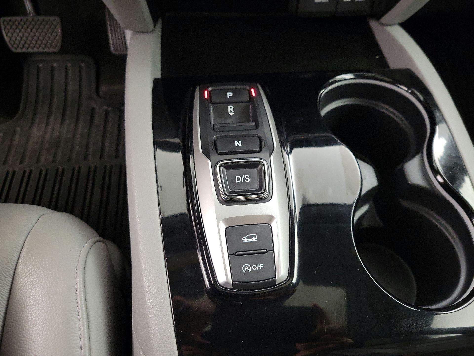 Thumbnail: 2020 Honda Pilot - 17