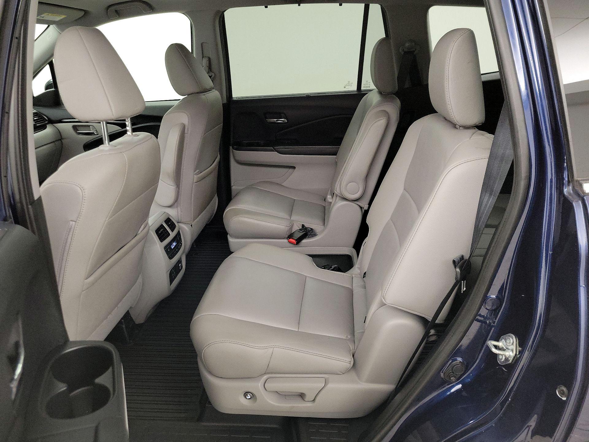 Thumbnail: 2020 Honda Pilot - 20