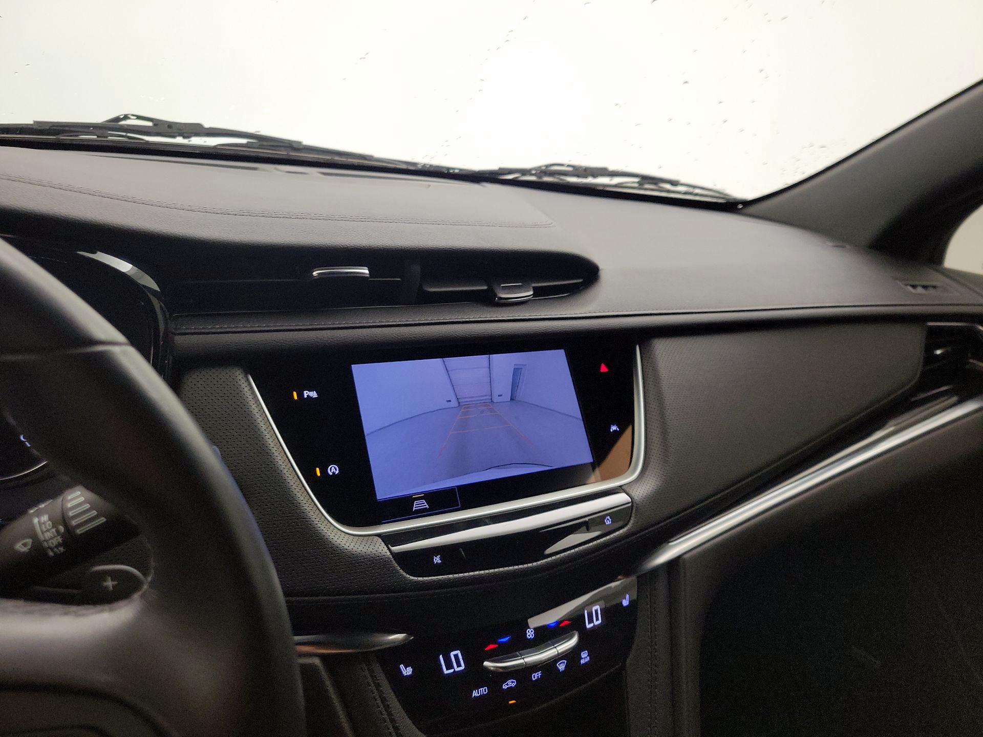 Thumbnail: 2022 Cadillac XT6 - 14