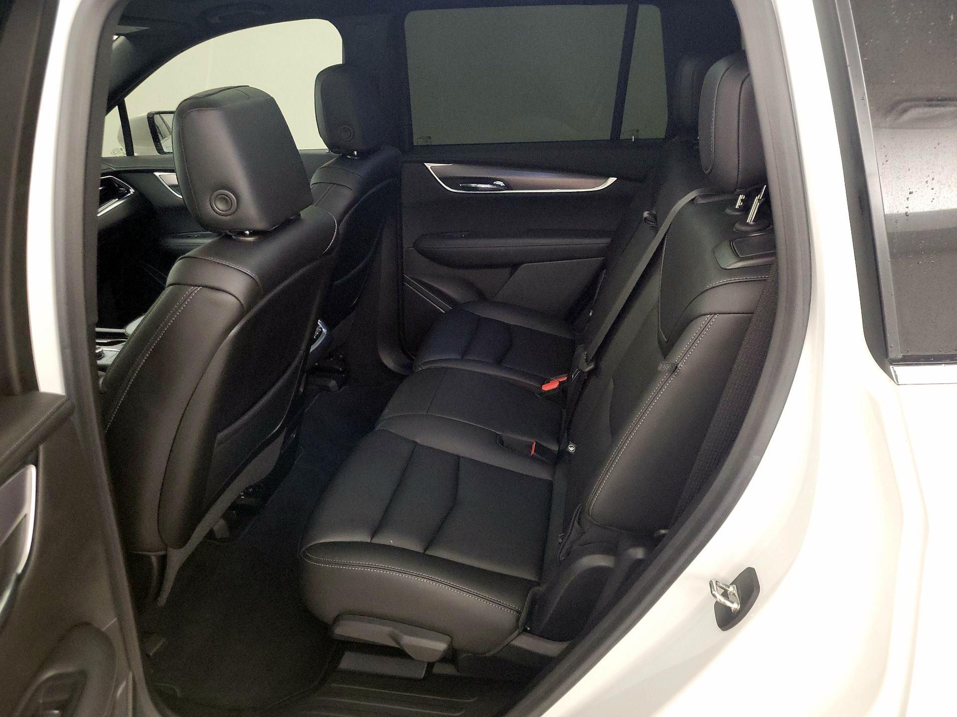 Thumbnail: 2022 Cadillac XT6 - 20