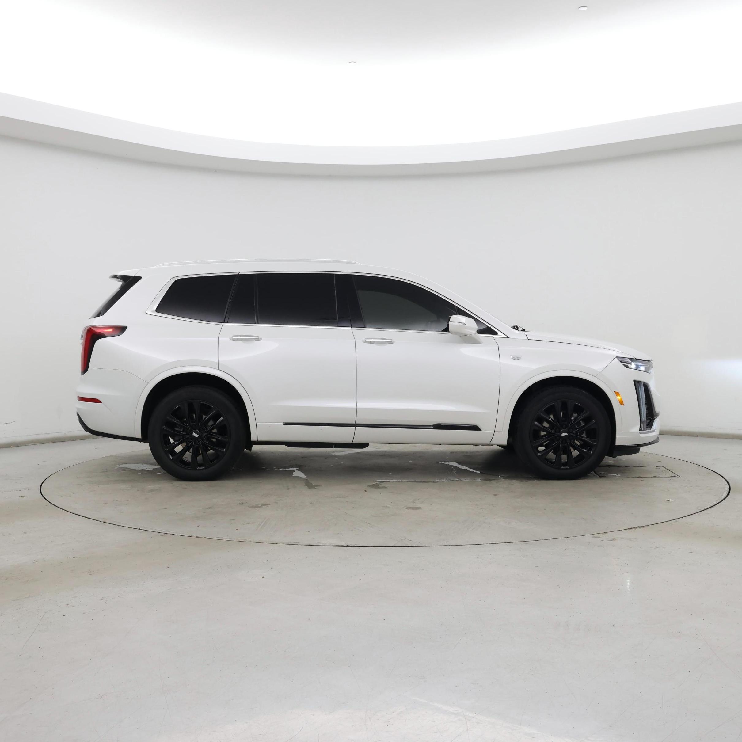 Thumbnail: 2022 Cadillac XT6 - 7