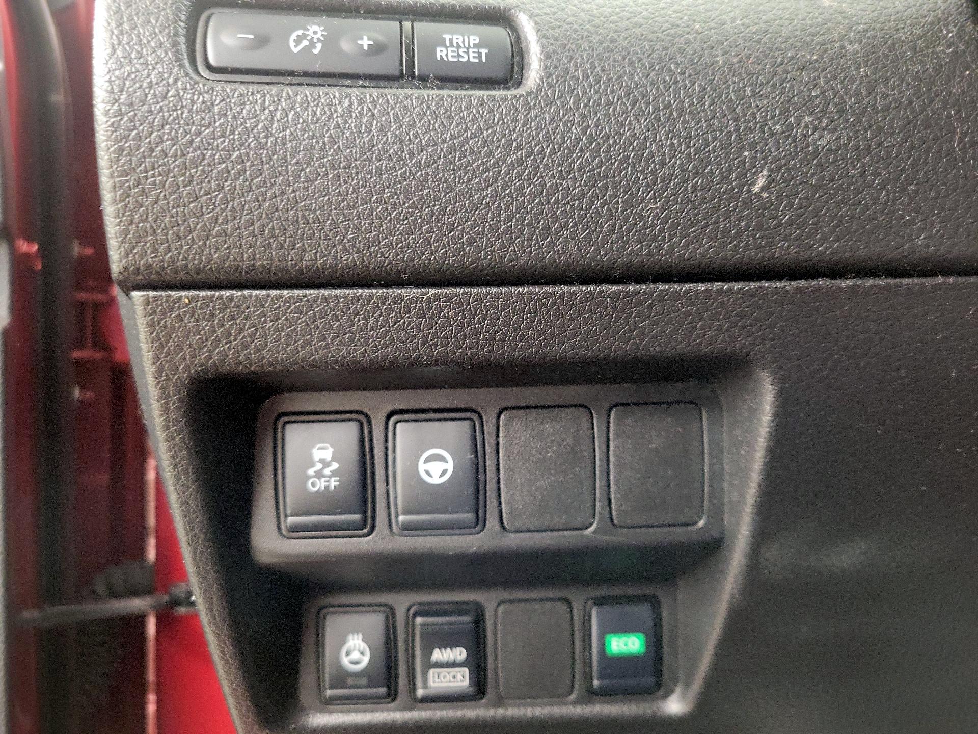 Thumbnail: 2019 Nissan Rogue Sport - 13