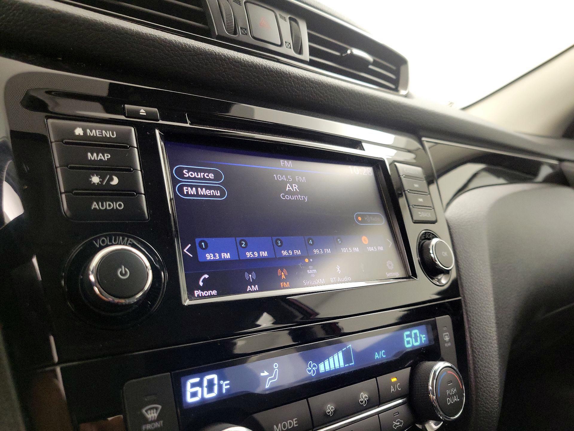 Thumbnail: 2019 Nissan Rogue Sport - 16