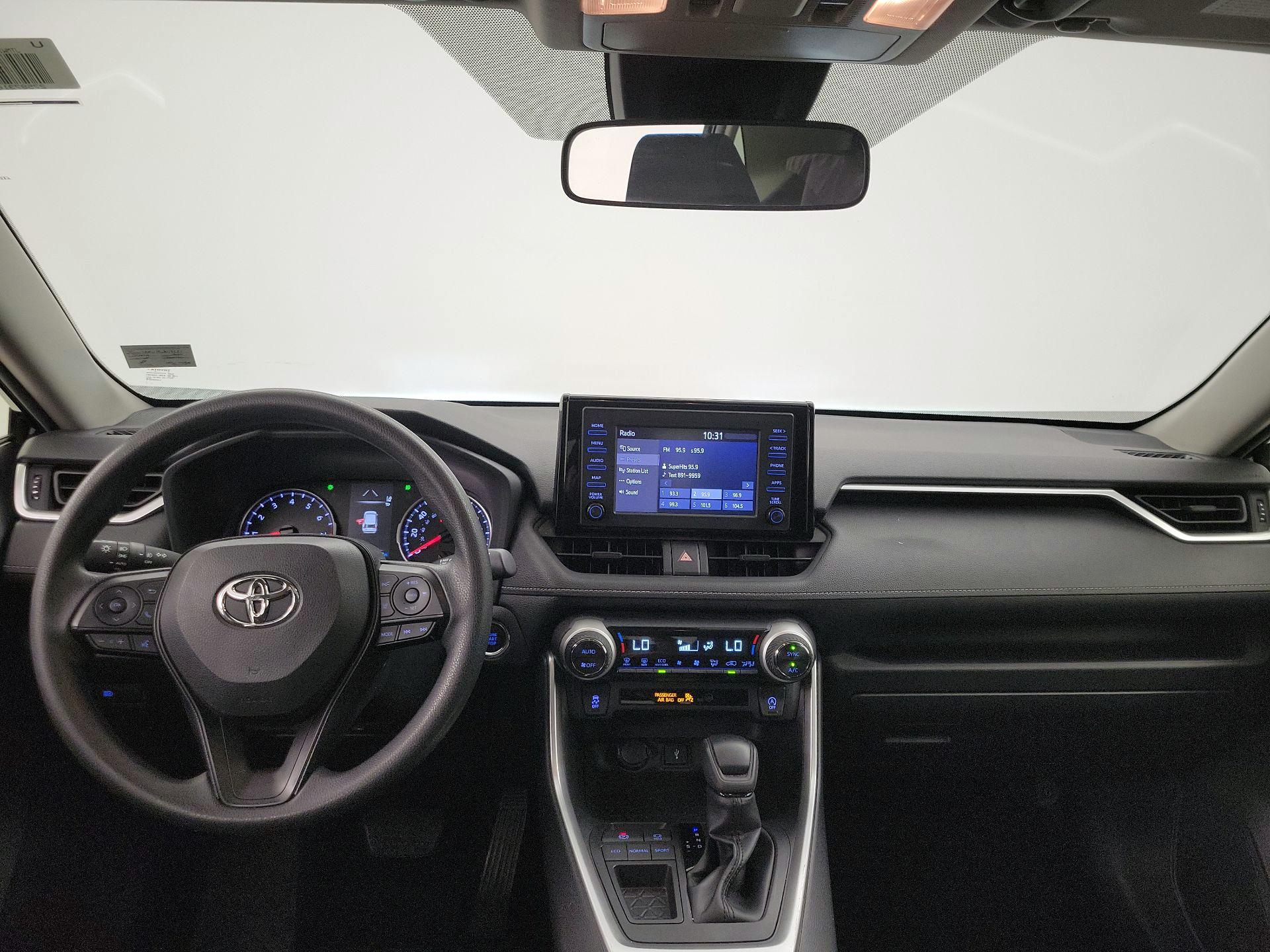 Thumbnail: 2020 Toyota RAV4 - 9