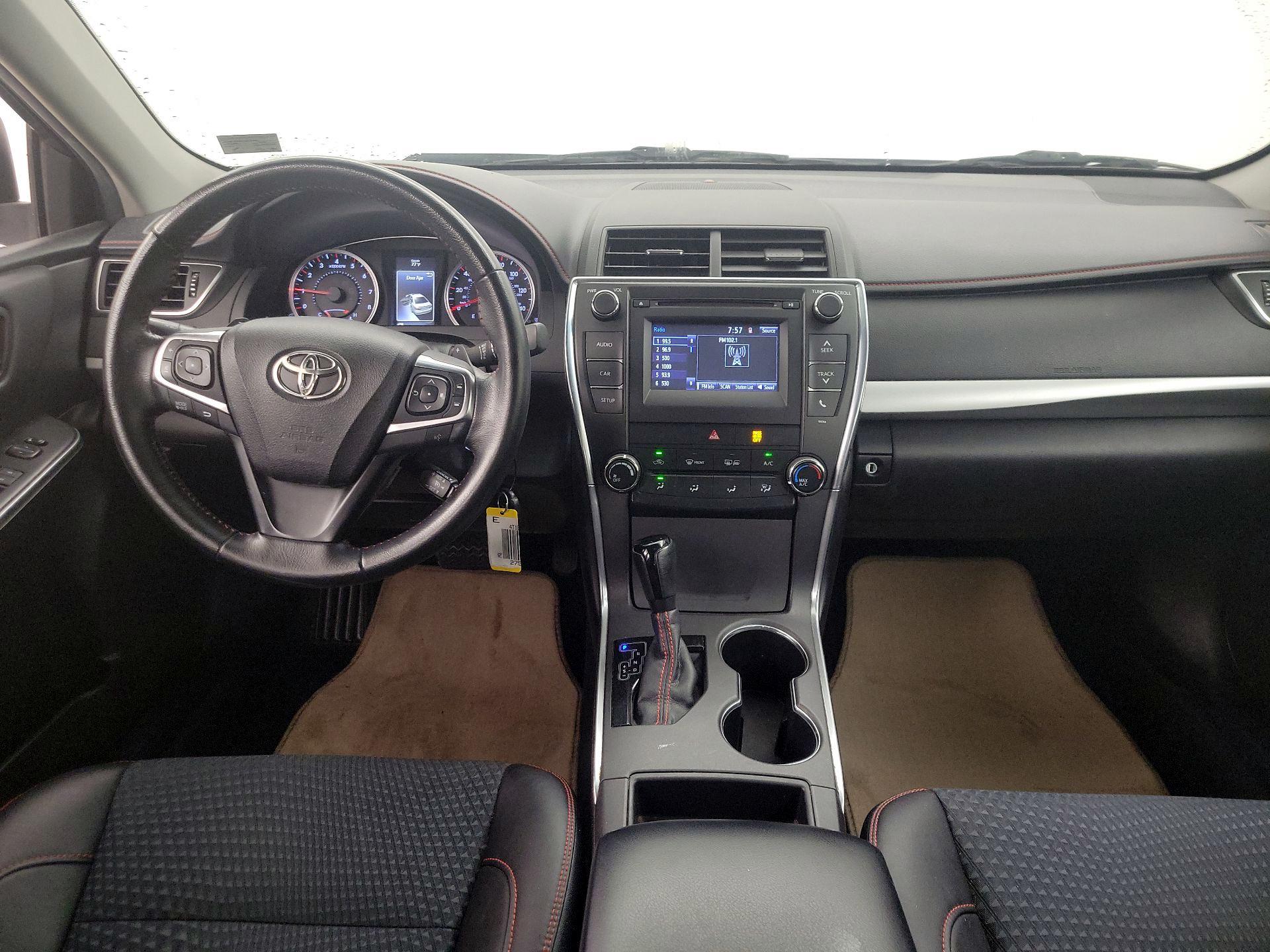 Thumbnail: 2015 Toyota Camry - 9