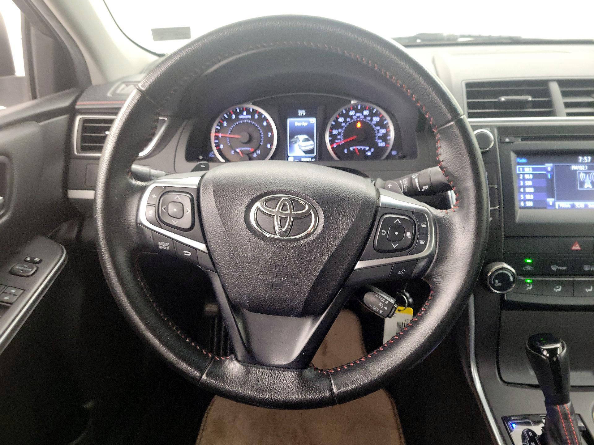 Thumbnail: 2015 Toyota Camry - 10