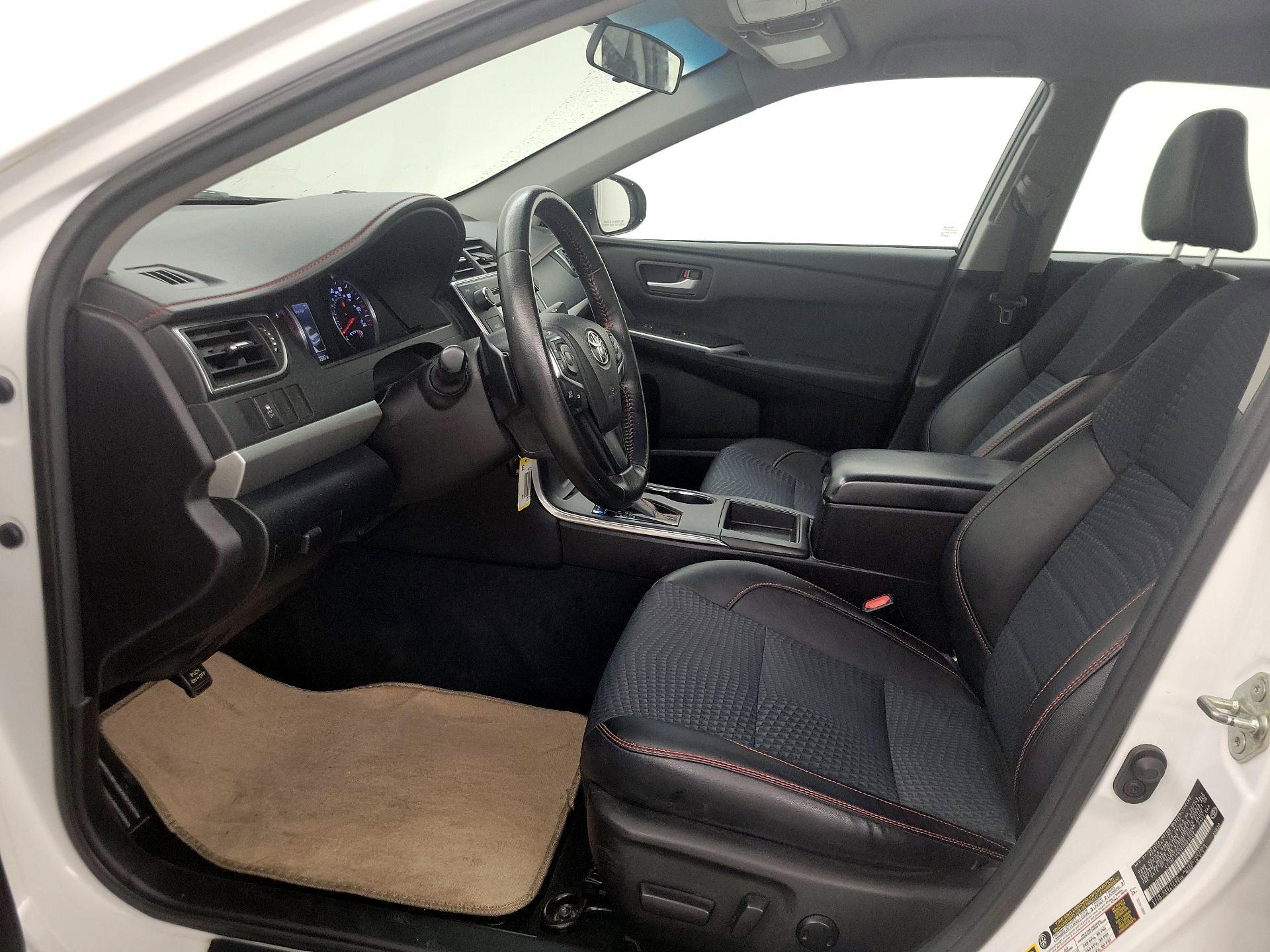 Thumbnail: 2015 Toyota Camry - 11