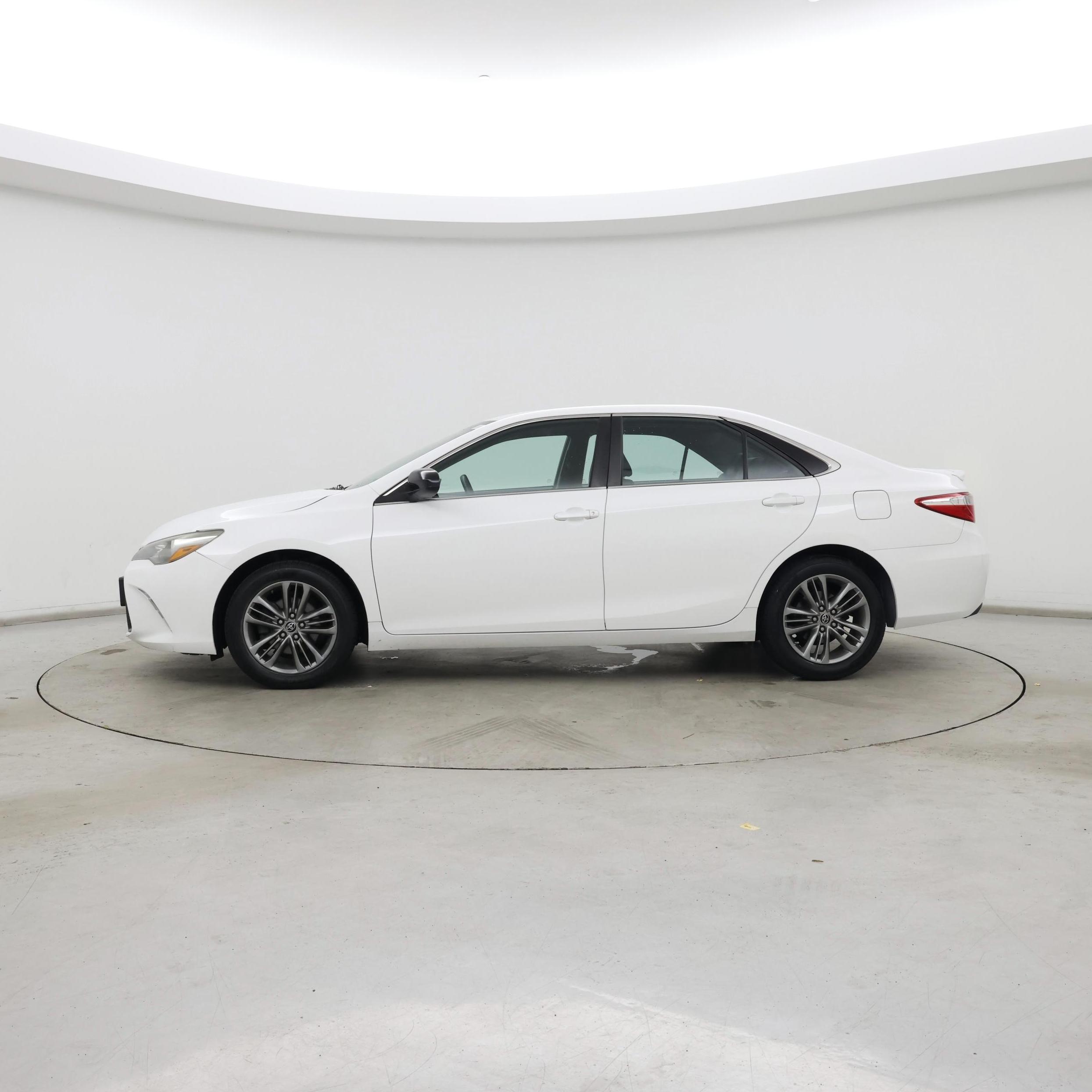 Thumbnail: 2015 Toyota Camry - 3
