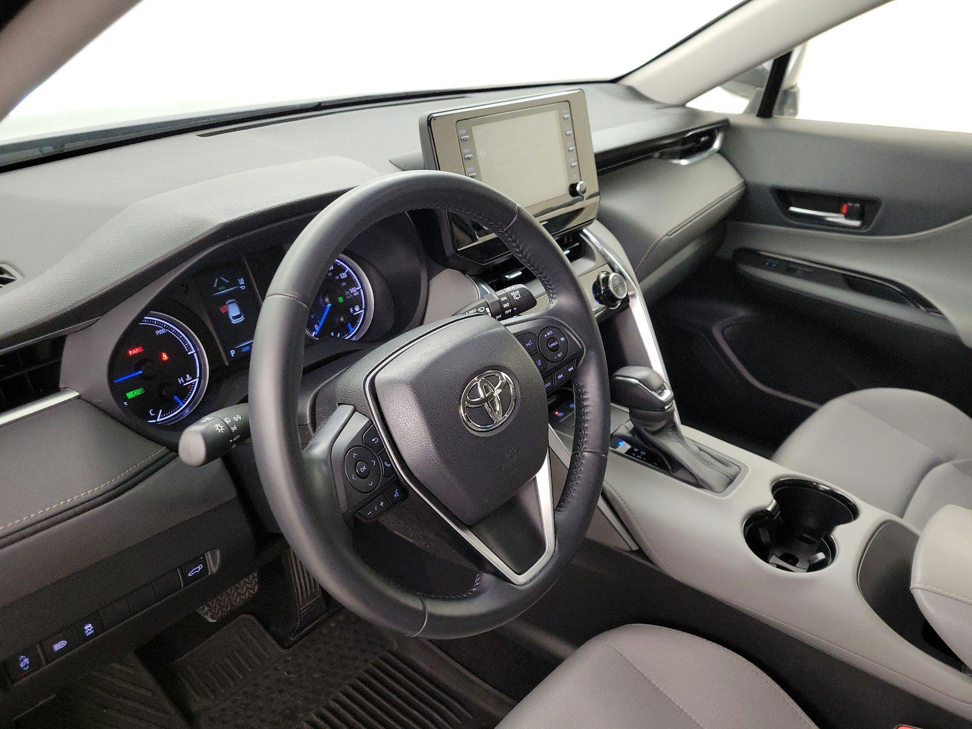 Thumbnail: 2022 Toyota Venza - 9