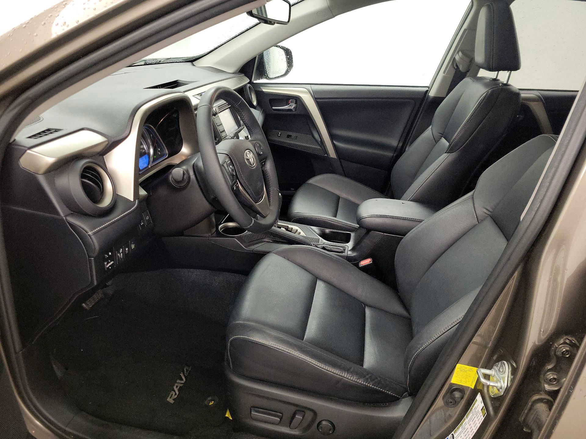 Thumbnail: 2015 Toyota RAV4 - 11