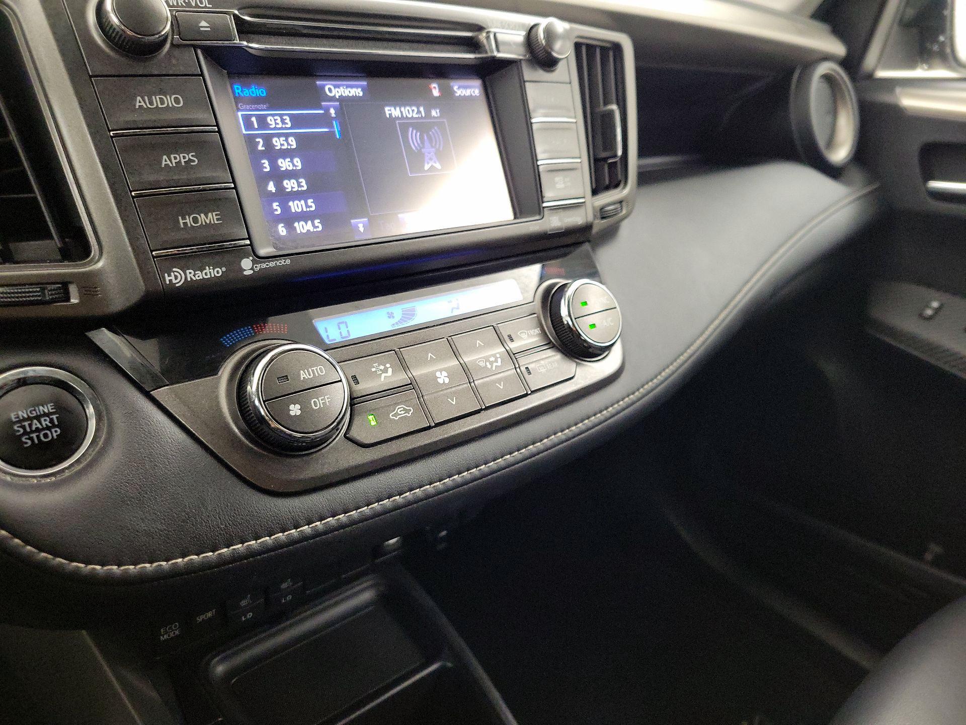 Thumbnail: 2015 Toyota RAV4 - 16