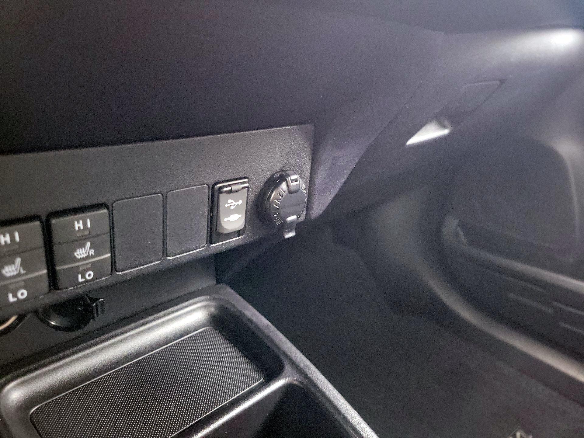 Thumbnail: 2015 Toyota RAV4 - 18