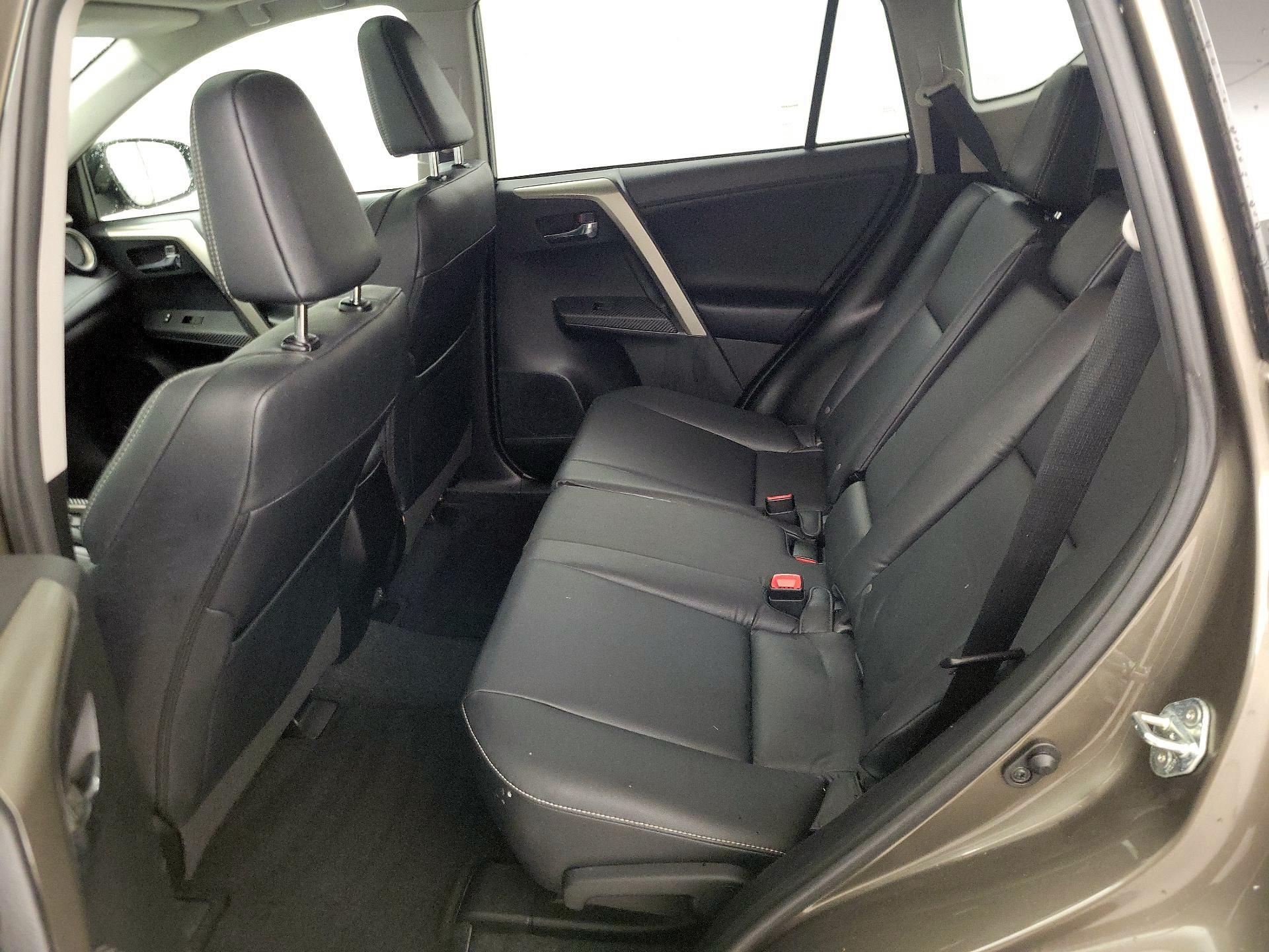 Thumbnail: 2015 Toyota RAV4 - 20