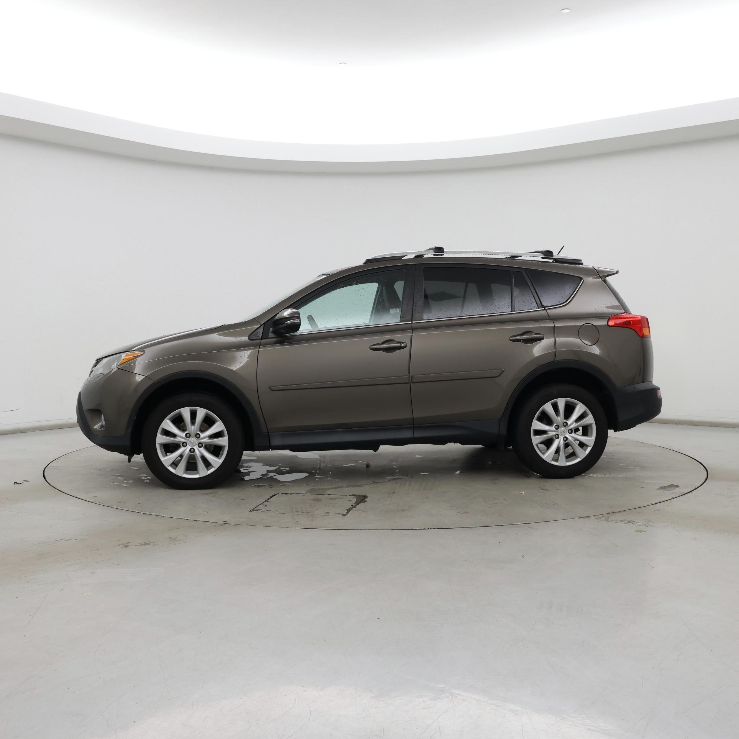 Thumbnail: 2015 Toyota RAV4 - 3