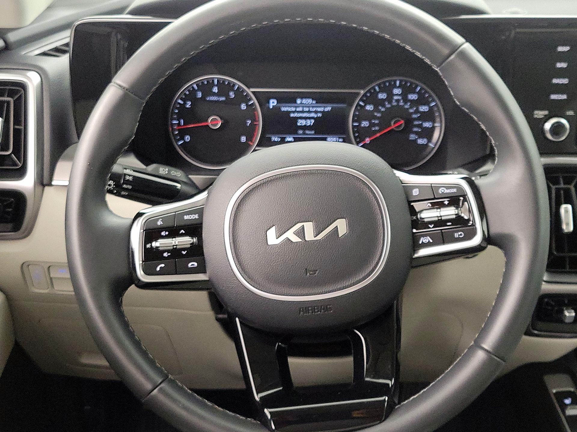 Thumbnail: 2023 Kia Sorento - 10