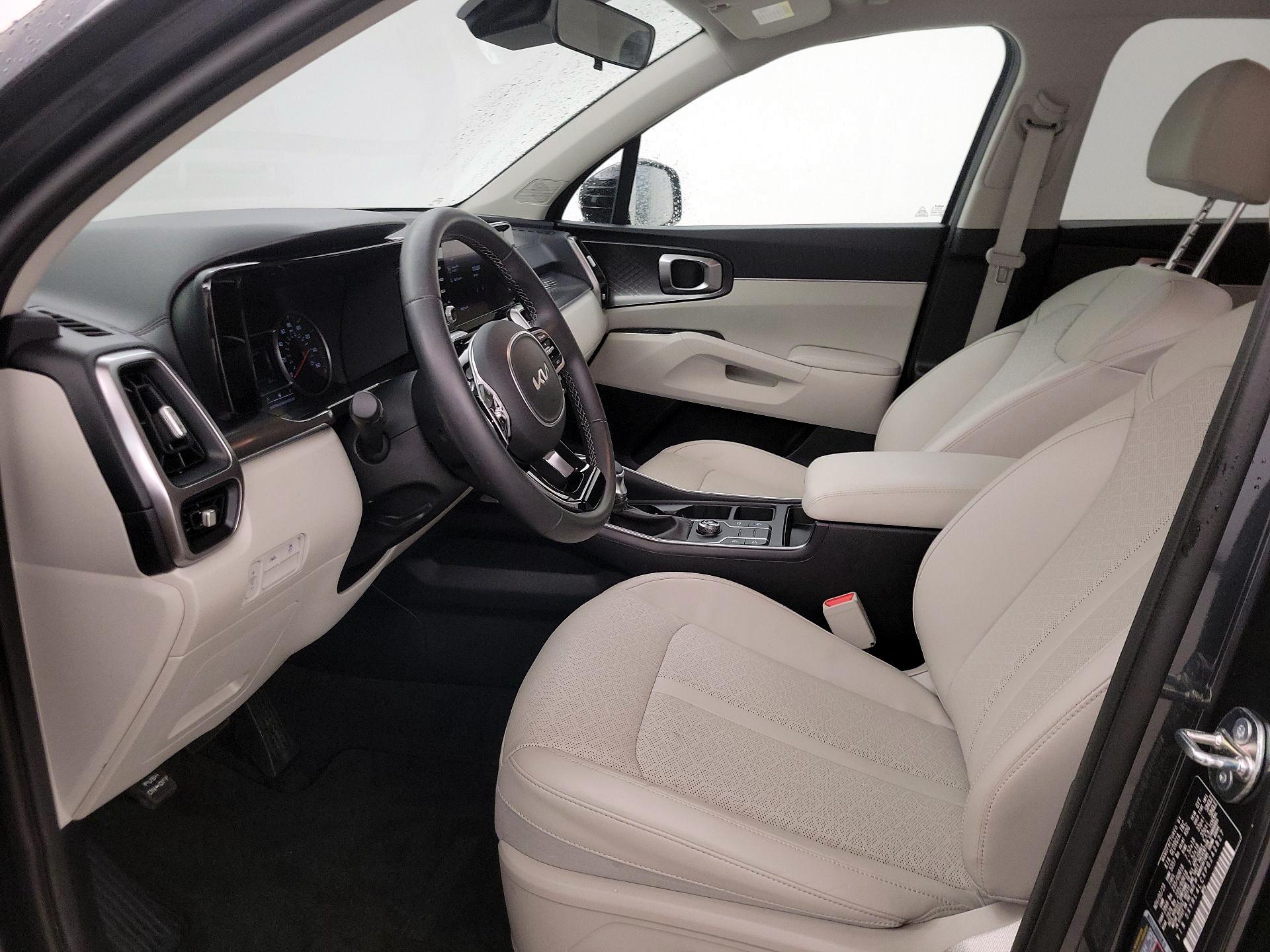 Thumbnail: 2023 Kia Sorento - 11