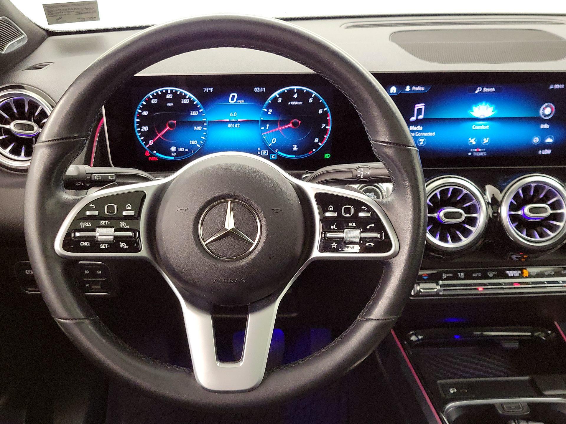 Thumbnail: 2021 Mercedes-Benz GLB - 10