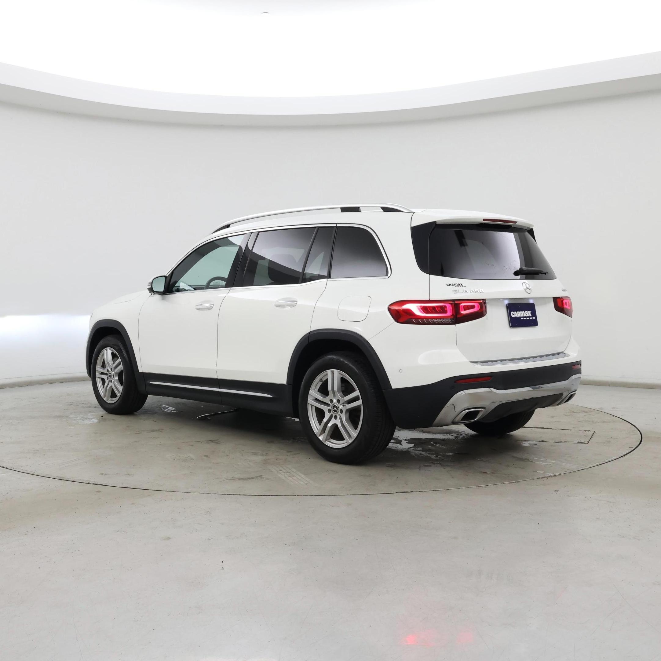 Thumbnail: 2021 Mercedes-Benz GLB - 2