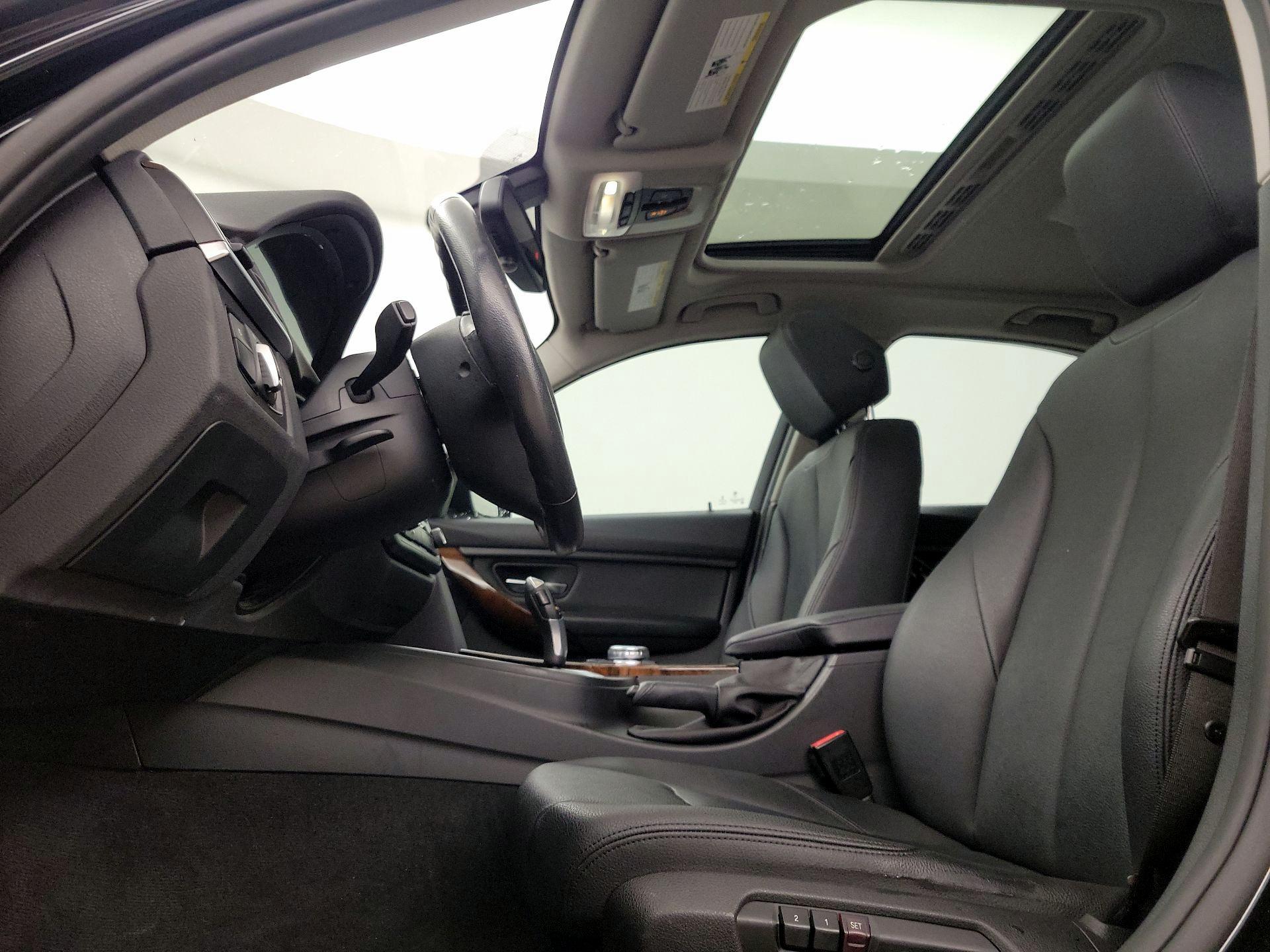 Thumbnail: 2015 BMW 3 Series - 20
