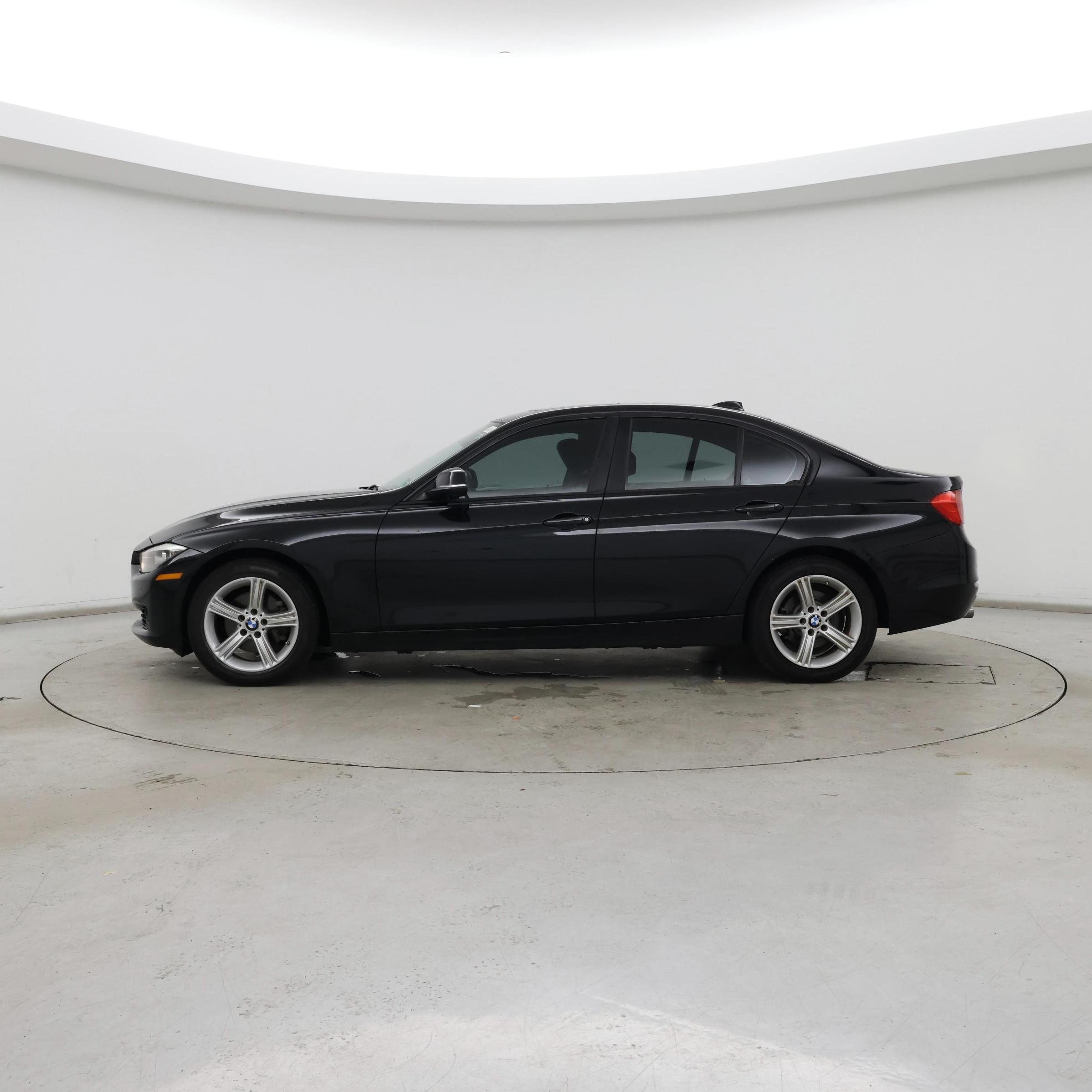 Thumbnail: 2015 BMW 3 Series - 3